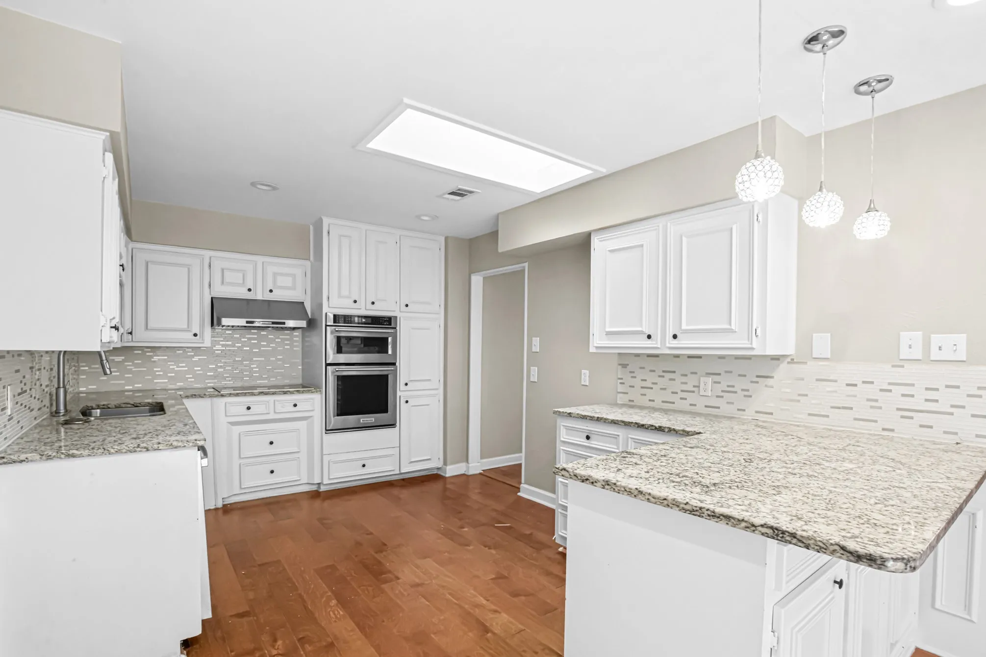 Single Family Residence For Sale in Dallas County , 2609 Still Meadow Road, Irving, Texas 75060, 3 Bedroom, 3 Bathroom, 2 Garage spaces, 2,095 Sqft, built in 1975, mls#21388429, Real Estate Agent in Irving, Homes For Sale in Dallas county, Homes For Sale in Irving, Realtor in Irving Texas, Real Estate Brokerage Independent Realty Texas, Luminita Cordes Realtor