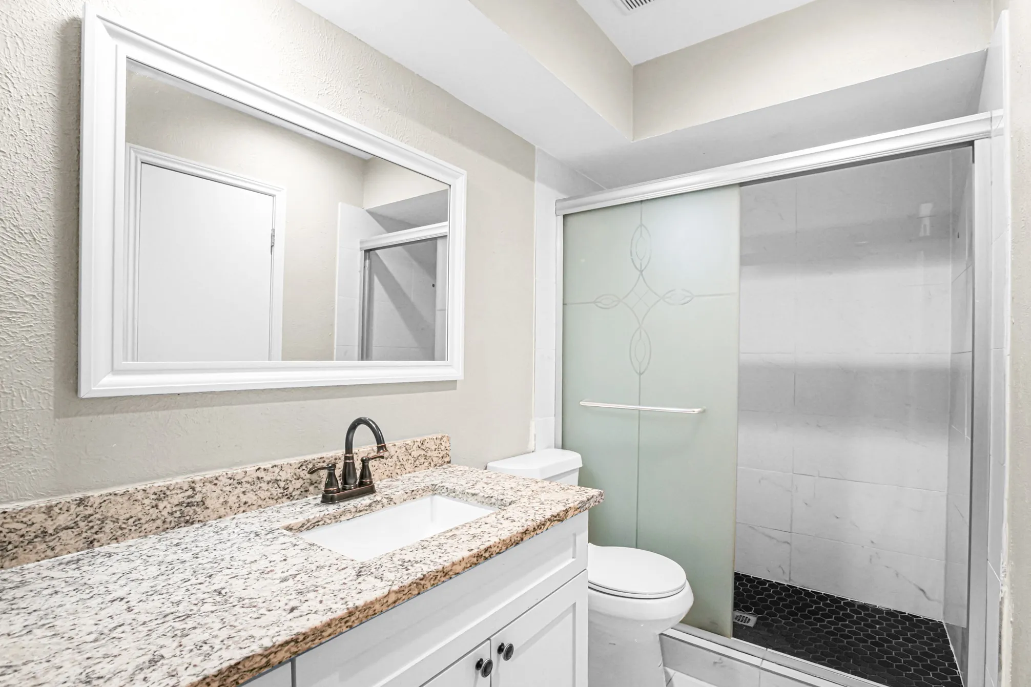 Single Family Residence For Sale in Dallas County , 2609 Still Meadow Road, Irving, Texas 75060, 3 Bedroom, 3 Bathroom, 2 Garage spaces, 2,095 Sqft, built in 1975, mls#21388429, Real Estate Agent in Irving, Homes For Sale in Dallas county, Homes For Sale in Irving, Realtor in Irving Texas, Real Estate Brokerage Independent Realty Texas, Luminita Cordes Realtor