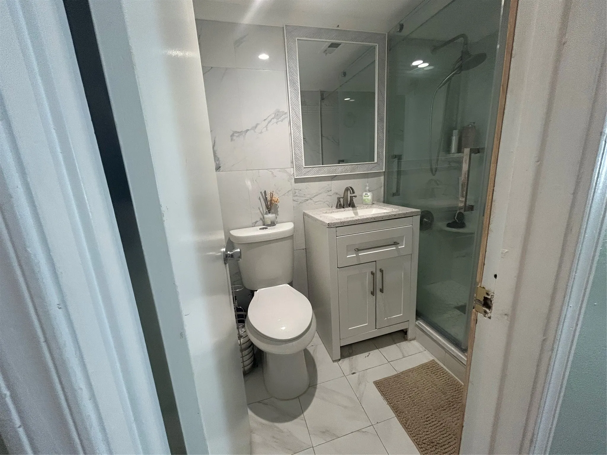 Townhouse For Sale in Dallas County , 2317 Trellis Place, Richardson, Texas 75081, 3 Bedroom, 2 Bathroom, Garage spaces, 1,156 Sqft, built in 1973, mls#21383147, Real Estate Agent in Richardson, Homes For Sale in Dallas county, Homes For Sale in Richardson, Realtor in Richardson Texas, Real Estate Brokerage Independent Realty Texas, Luminita Cordes Realtor