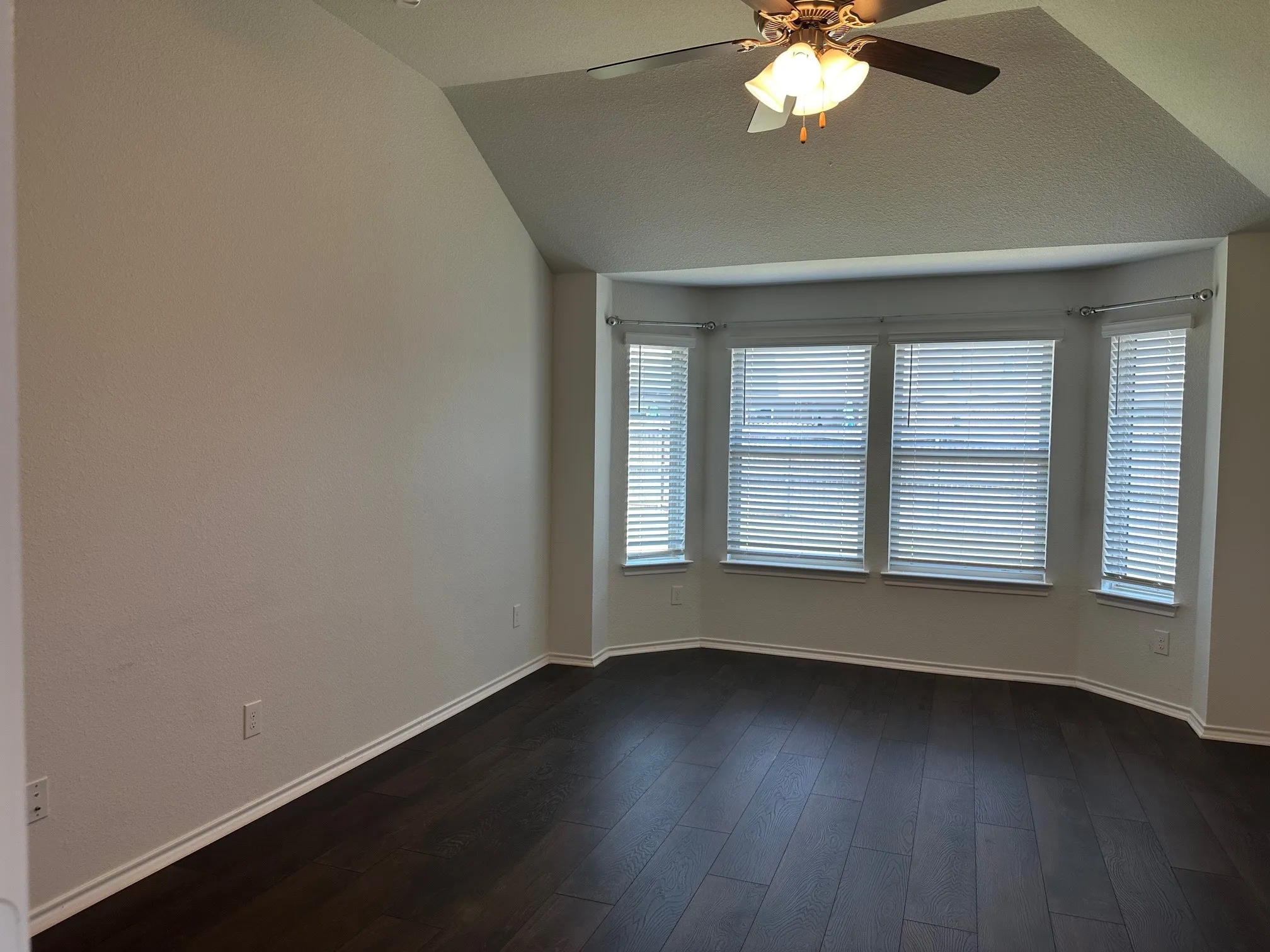 Single Family Residence For Sale in Tarrant County , 3112 Montego Bay Lane, Fort Worth, Texas 76123, 3 Bedroom, 2 Bathroom, 2 Garage spaces, 1,536 Sqft, built in 2020, mls#21388884, Real Estate Agent in Fort Worth, Homes For Sale in Tarrant county, Homes For Sale in Fort Worth, Realtor in Fort Worth Texas, Real Estate Brokerage Independent Realty Texas, Luminita Cordes Realtor