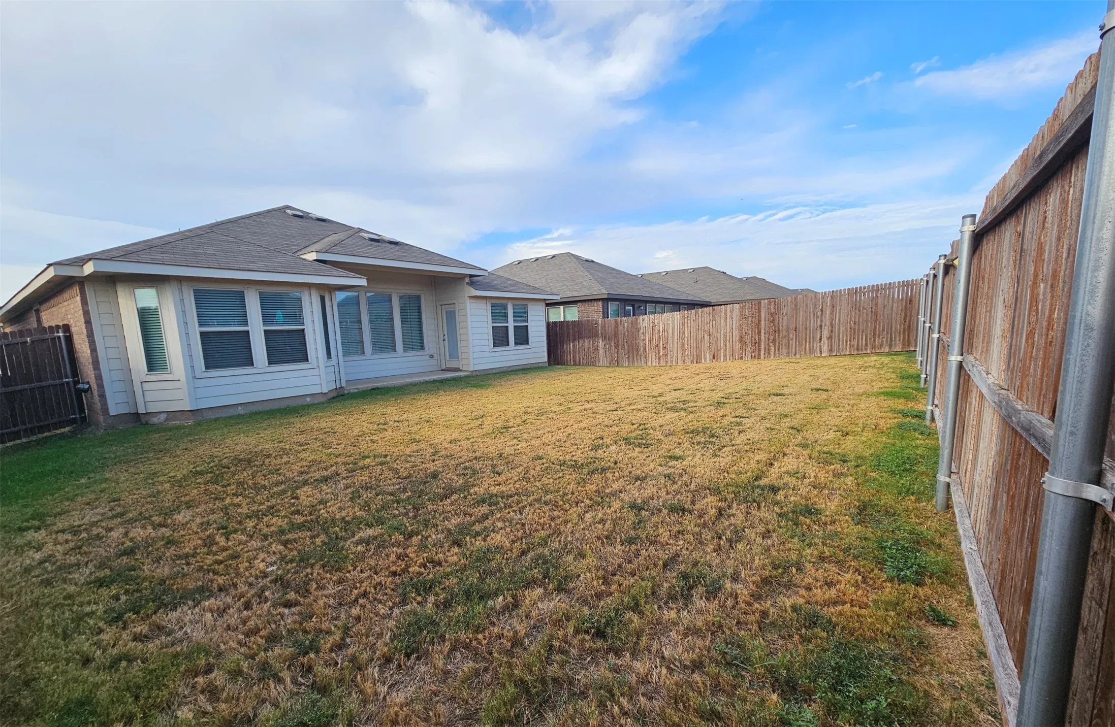 Single Family Residence For Sale in Tarrant County , 3112 Montego Bay Lane, Fort Worth, Texas 76123, 3 Bedroom, 2 Bathroom, 2 Garage spaces, 1,536 Sqft, built in 2020, mls#21388884, Real Estate Agent in Fort Worth, Homes For Sale in Tarrant county, Homes For Sale in Fort Worth, Realtor in Fort Worth Texas, Real Estate Brokerage Independent Realty Texas, Luminita Cordes Realtor