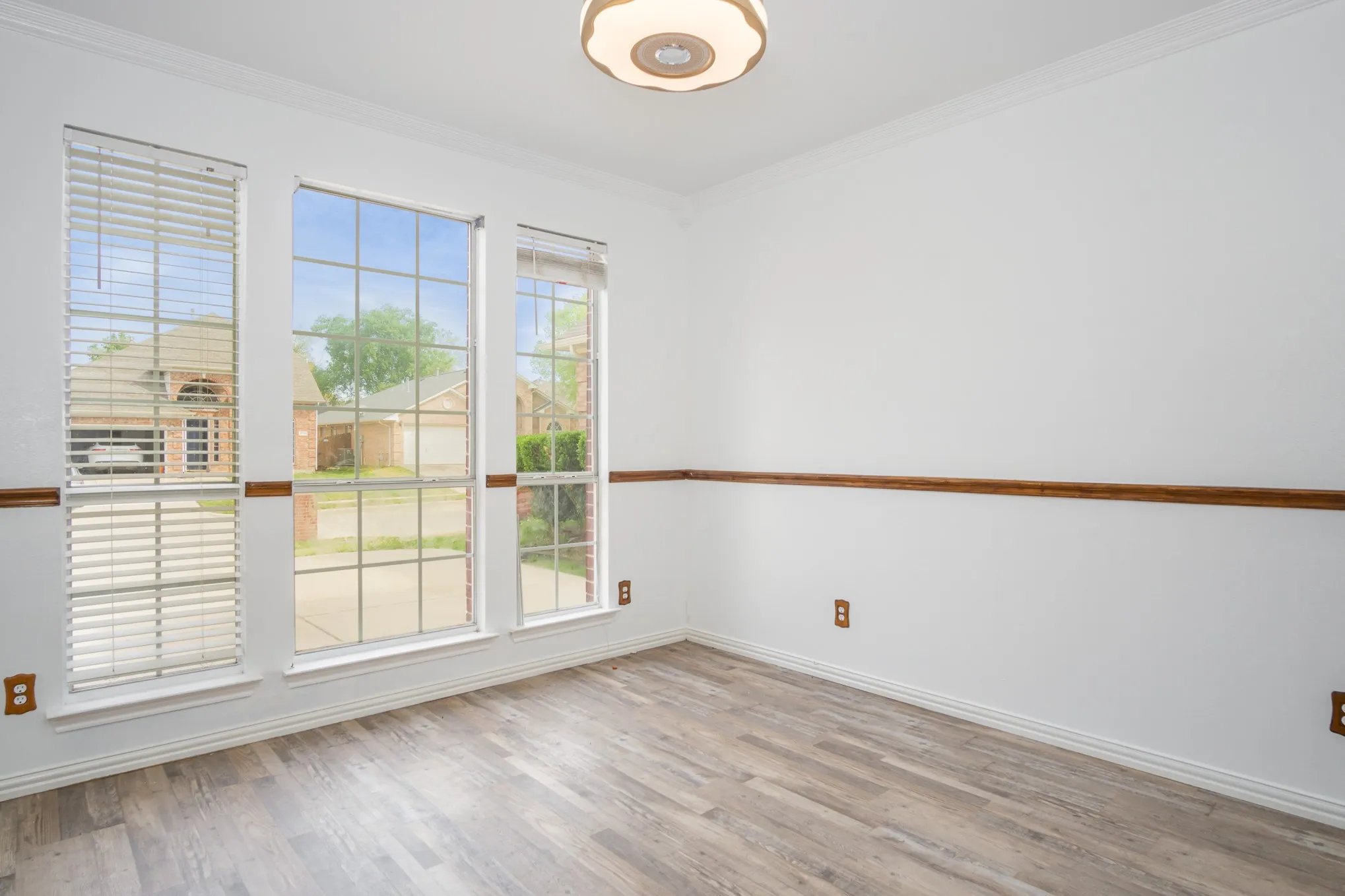 Single Family Residence For Rent in Tarrant County , 4704 Carolina Trace Trail, Fort Worth, Texas 76244, 4 Bedroom, 3 Bathroom, 2 Garage spaces, 2,470 Sqft, built in 1999, mls#21388883, Real Estate Agent in Fort Worth, Homes For Rent in Tarrant county, Homes For Rent in Fort Worth, Realtor in Fort Worth Texas, Real Estate Brokerage Independent Realty Texas, Luminita Cordes Realtor
