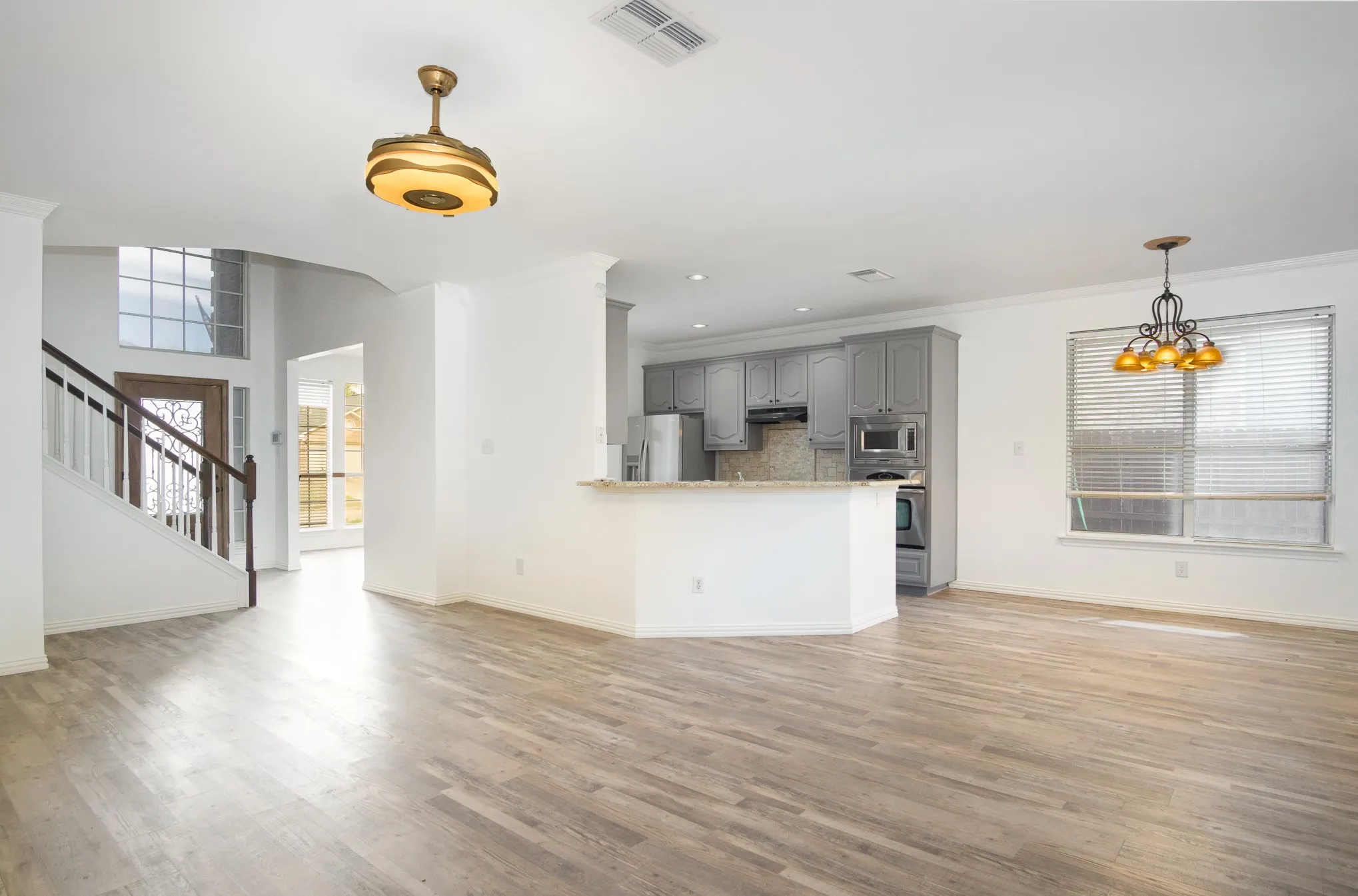 Single Family Residence For Rent in Tarrant County , 4704 Carolina Trace Trail, Fort Worth, Texas 76244, 4 Bedroom, 3 Bathroom, 2 Garage spaces, 2,470 Sqft, built in 1999, mls#21388883, Real Estate Agent in Fort Worth, Homes For Rent in Tarrant county, Homes For Rent in Fort Worth, Realtor in Fort Worth Texas, Real Estate Brokerage Independent Realty Texas, Luminita Cordes Realtor