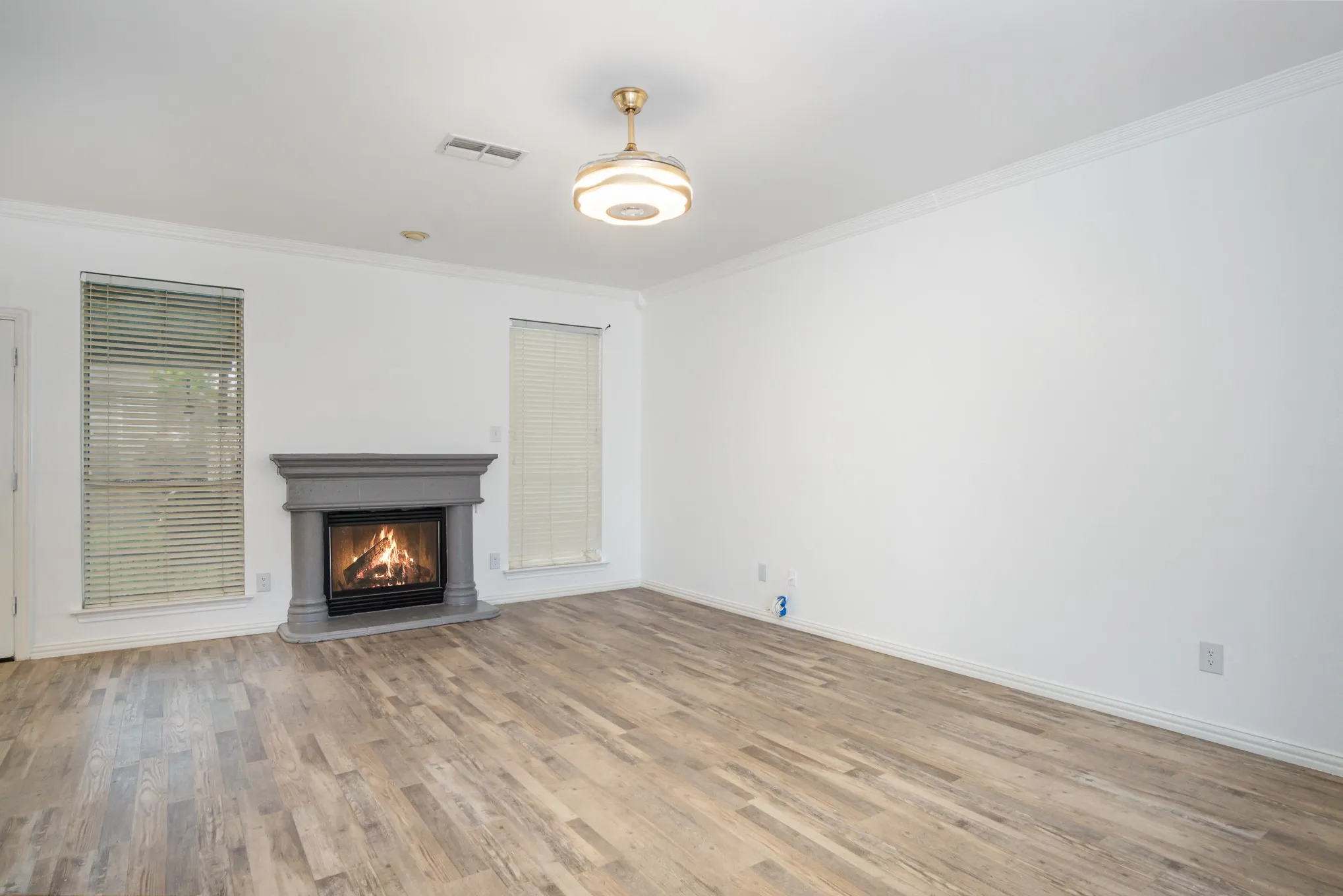 Single Family Residence For Rent in Tarrant County , 4704 Carolina Trace Trail, Fort Worth, Texas 76244, 4 Bedroom, 3 Bathroom, 2 Garage spaces, 2,470 Sqft, built in 1999, mls#21388883, Real Estate Agent in Fort Worth, Homes For Rent in Tarrant county, Homes For Rent in Fort Worth, Realtor in Fort Worth Texas, Real Estate Brokerage Independent Realty Texas, Luminita Cordes Realtor