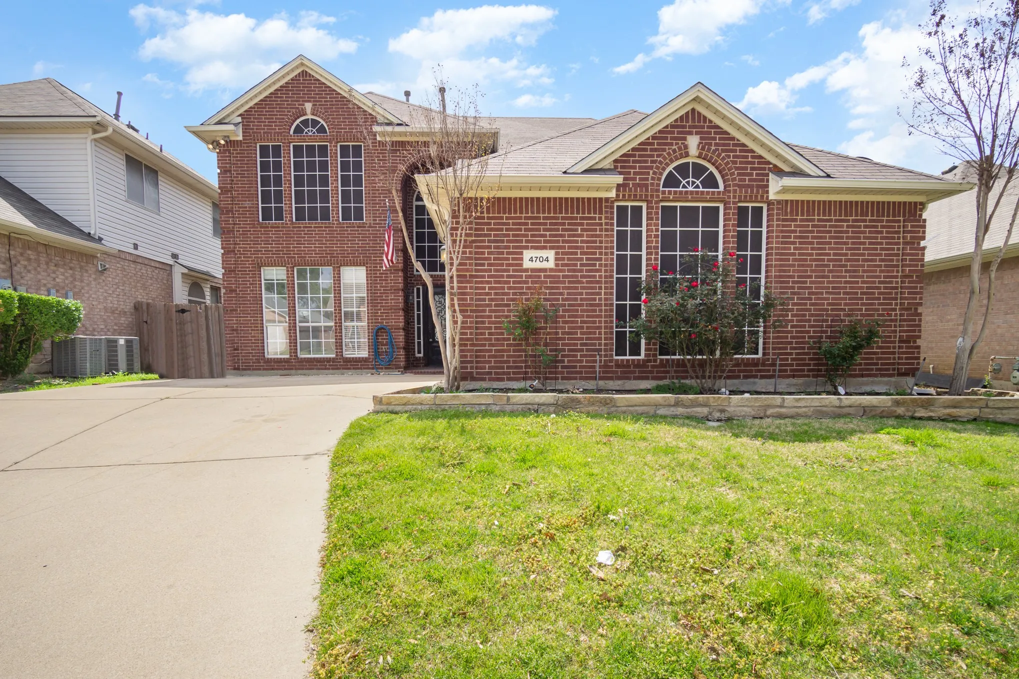 Single Family Residence For Rent in Tarrant County , 4704 Carolina Trace Trail, Fort Worth, Texas 76244, 4 Bedroom, 3 Bathroom, 2 Garage spaces, 2,470 Sqft, built in 1999, mls#21388883, Real Estate Agent in Fort Worth, Homes For Rent in Tarrant county, Homes For Rent in Fort Worth, Realtor in Fort Worth Texas, Real Estate Brokerage Independent Realty Texas, Luminita Cordes Realtor
