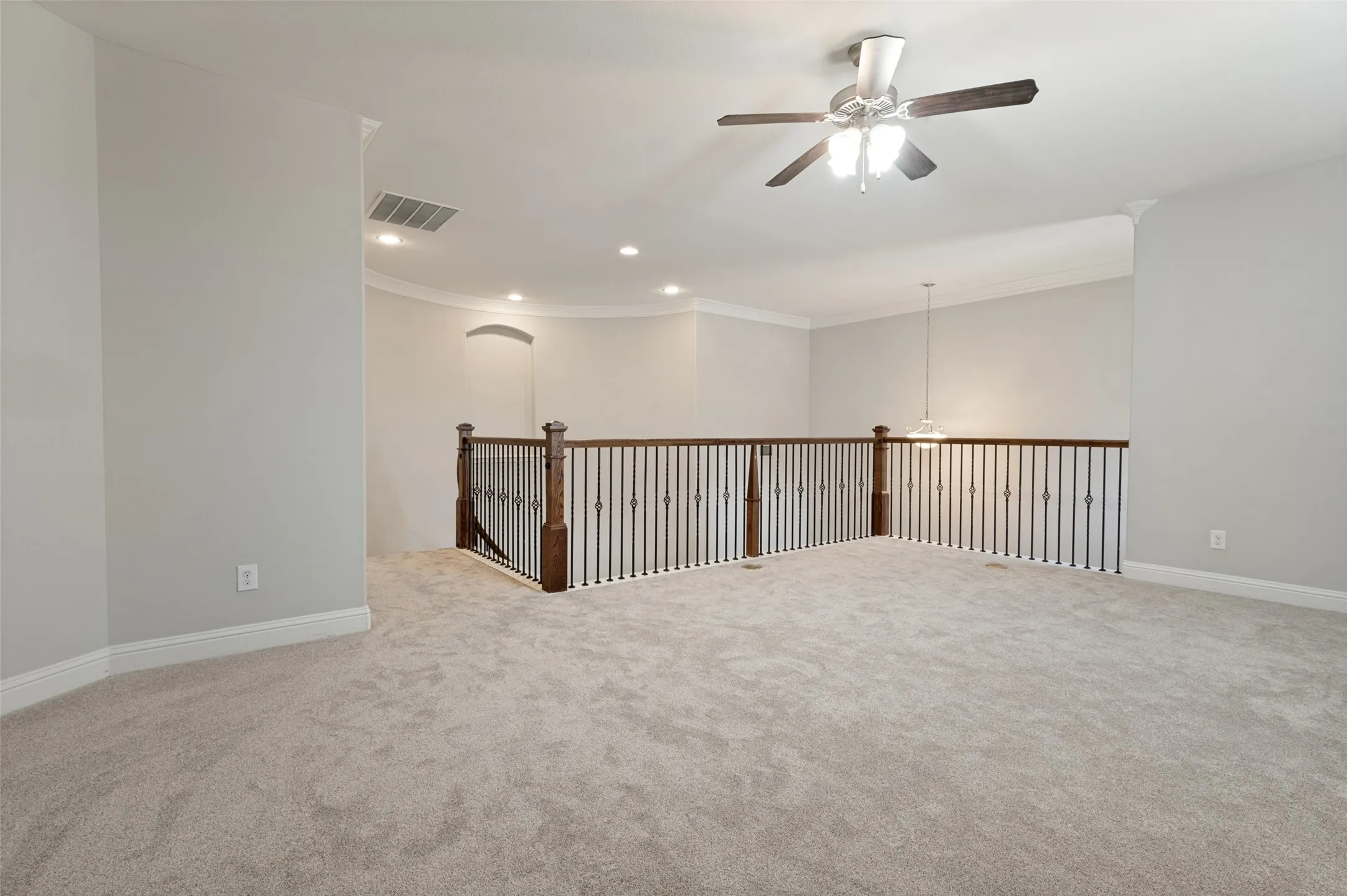 Single Family Residence For Sale in Tarrant County , 901 Colby Drive, Mansfield, Texas 76063, 4 Bedroom, 3 Bathroom, 3 Garage spaces, 3,606 Sqft, built in 2016, mls#21388881, Real Estate Agent in Mansfield, Homes For Sale in Tarrant county, Homes For Sale in Mansfield, Realtor in Mansfield Texas, Real Estate Brokerage Independent Realty Texas, Luminita Cordes Realtor