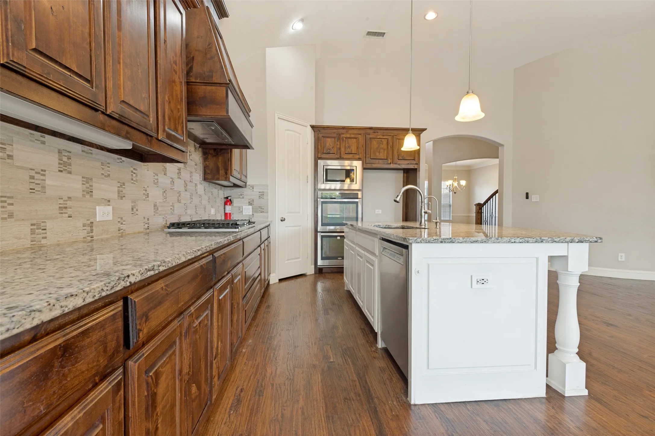 Single Family Residence For Sale in Tarrant County , 901 Colby Drive, Mansfield, Texas 76063, 4 Bedroom, 3 Bathroom, 3 Garage spaces, 3,606 Sqft, built in 2016, mls#21388881, Real Estate Agent in Mansfield, Homes For Sale in Tarrant county, Homes For Sale in Mansfield, Realtor in Mansfield Texas, Real Estate Brokerage Independent Realty Texas, Luminita Cordes Realtor