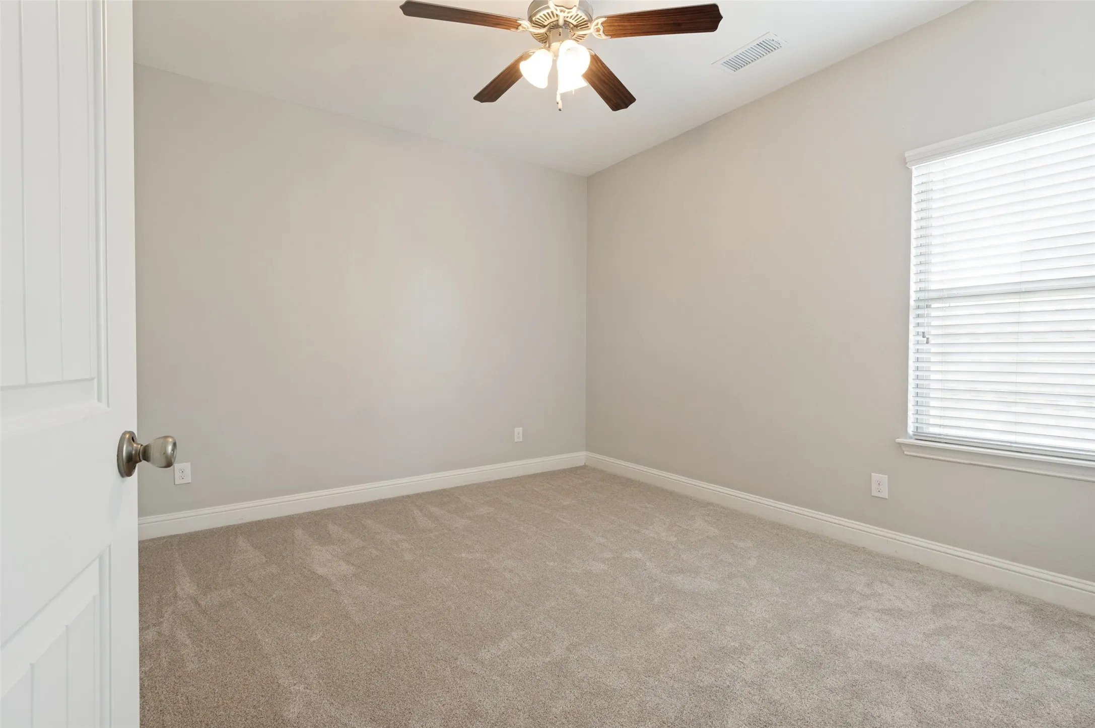 Single Family Residence For Sale in Tarrant County , 901 Colby Drive, Mansfield, Texas 76063, 4 Bedroom, 3 Bathroom, 3 Garage spaces, 3,606 Sqft, built in 2016, mls#21388881, Real Estate Agent in Mansfield, Homes For Sale in Tarrant county, Homes For Sale in Mansfield, Realtor in Mansfield Texas, Real Estate Brokerage Independent Realty Texas, Luminita Cordes Realtor