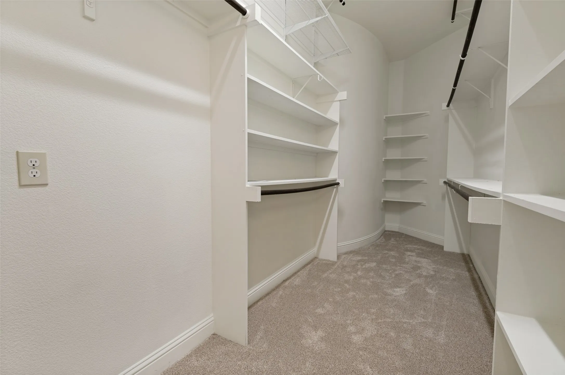 Single Family Residence For Sale in Tarrant County , 901 Colby Drive, Mansfield, Texas 76063, 4 Bedroom, 3 Bathroom, 3 Garage spaces, 3,606 Sqft, built in 2016, mls#21388881, Real Estate Agent in Mansfield, Homes For Sale in Tarrant county, Homes For Sale in Mansfield, Realtor in Mansfield Texas, Real Estate Brokerage Independent Realty Texas, Luminita Cordes Realtor