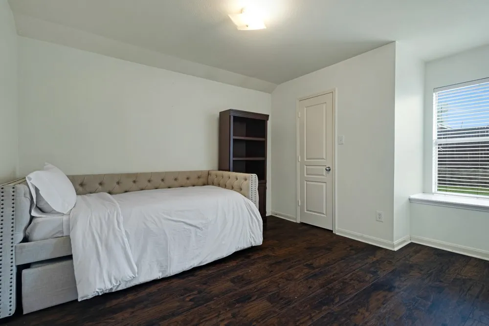 Single Family Residence For Rent in Tarrant County , 2932 Milby Oaks Drive, Fort Worth, Texas 76244, 4 Bedroom, 2 Bathroom, 2 Garage spaces, 1,801 Sqft, built in 2006, mls#21388057, Real Estate Agent in Fort Worth, Homes For Rent in Tarrant county, Homes For Rent in Fort Worth, Realtor in Fort Worth Texas, Real Estate Brokerage Independent Realty Texas, Luminita Cordes Realtor