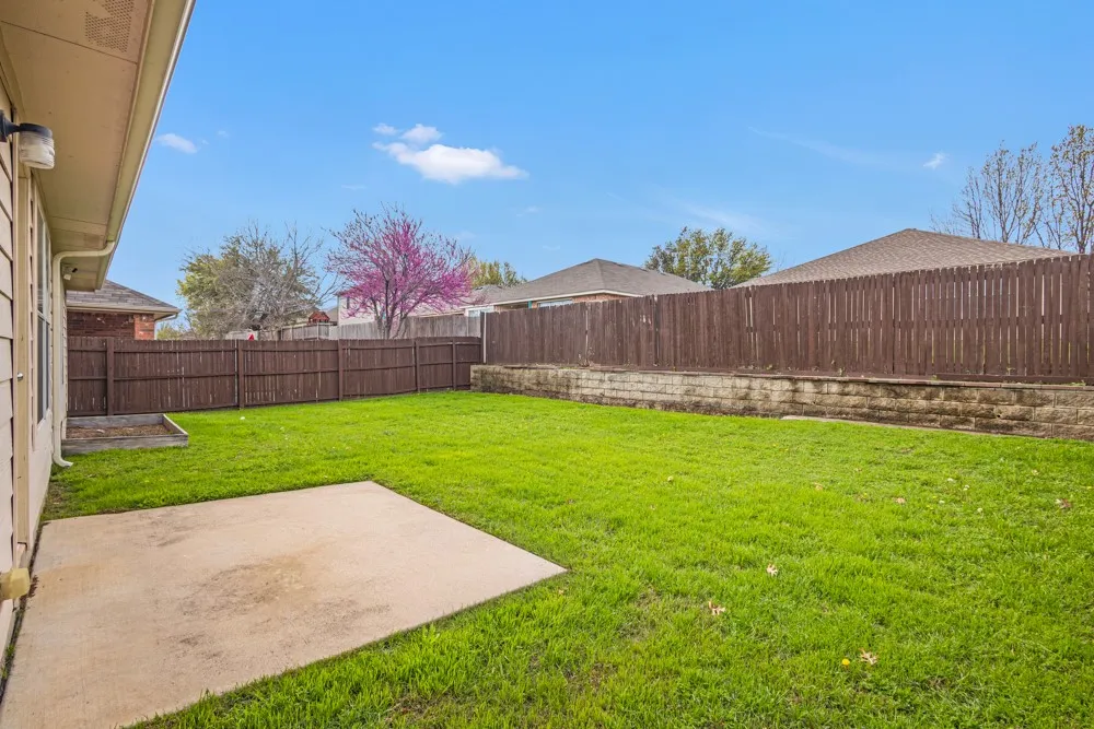 Single Family Residence For Rent in Tarrant County , 2932 Milby Oaks Drive, Fort Worth, Texas 76244, 4 Bedroom, 2 Bathroom, 2 Garage spaces, 1,801 Sqft, built in 2006, mls#21388057, Real Estate Agent in Fort Worth, Homes For Rent in Tarrant county, Homes For Rent in Fort Worth, Realtor in Fort Worth Texas, Real Estate Brokerage Independent Realty Texas, Luminita Cordes Realtor