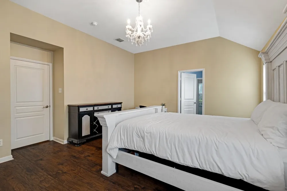 Single Family Residence For Rent in Tarrant County , 2932 Milby Oaks Drive, Fort Worth, Texas 76244, 4 Bedroom, 2 Bathroom, 2 Garage spaces, 1,801 Sqft, built in 2006, mls#21388057, Real Estate Agent in Fort Worth, Homes For Rent in Tarrant county, Homes For Rent in Fort Worth, Realtor in Fort Worth Texas, Real Estate Brokerage Independent Realty Texas, Luminita Cordes Realtor