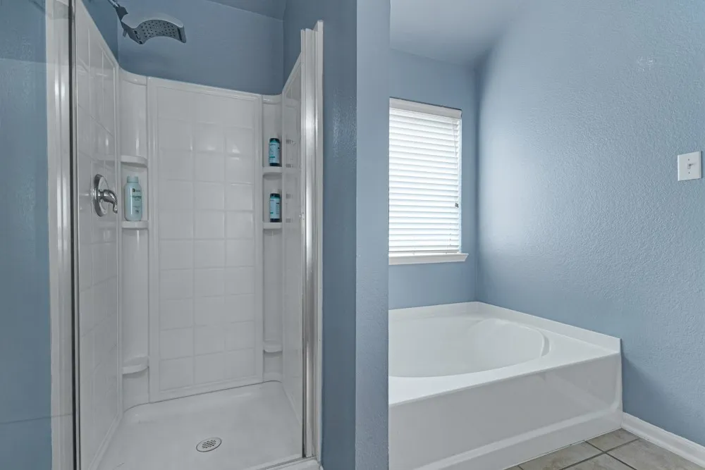 Single Family Residence For Rent in Tarrant County , 2932 Milby Oaks Drive, Fort Worth, Texas 76244, 4 Bedroom, 2 Bathroom, 2 Garage spaces, 1,801 Sqft, built in 2006, mls#21388057, Real Estate Agent in Fort Worth, Homes For Rent in Tarrant county, Homes For Rent in Fort Worth, Realtor in Fort Worth Texas, Real Estate Brokerage Independent Realty Texas, Luminita Cordes Realtor