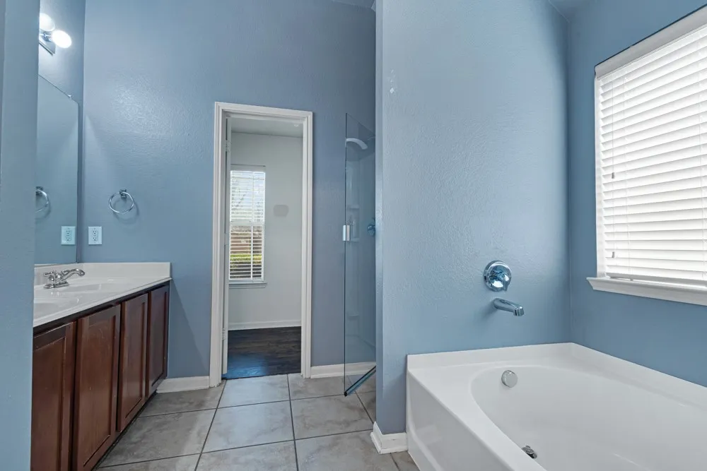 Single Family Residence For Rent in Tarrant County , 2932 Milby Oaks Drive, Fort Worth, Texas 76244, 4 Bedroom, 2 Bathroom, 2 Garage spaces, 1,801 Sqft, built in 2006, mls#21388057, Real Estate Agent in Fort Worth, Homes For Rent in Tarrant county, Homes For Rent in Fort Worth, Realtor in Fort Worth Texas, Real Estate Brokerage Independent Realty Texas, Luminita Cordes Realtor