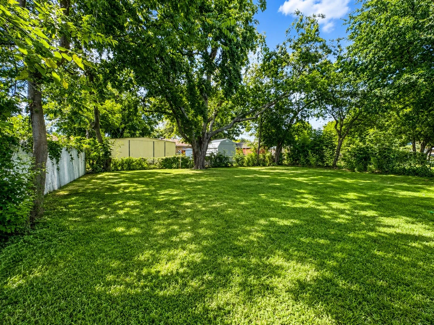 Single Family Residence For Sale in Dallas County , 1125 Ridgeview Street, Mesquite, Texas 75149, 3 Bedroom, 2 Bathroom, 1 Garage spaces, 926 Sqft, built in 1960, mls#21388477, Real Estate Agent in Mesquite, Homes For Sale in Dallas county, Homes For Sale in Mesquite, Realtor in Mesquite Texas, Real Estate Brokerage Independent Realty Texas, Luminita Cordes Realtor