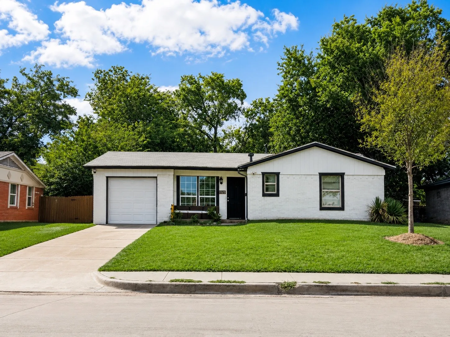 Single Family Residence For Sale in Dallas County , 1125 Ridgeview Street, Mesquite, Texas 75149, 3 Bedroom, 2 Bathroom, 1 Garage spaces, 926 Sqft, built in 1960, mls#21388477, Real Estate Agent in Mesquite, Homes For Sale in Dallas county, Homes For Sale in Mesquite, Realtor in Mesquite Texas, Real Estate Brokerage Independent Realty Texas, Luminita Cordes Realtor