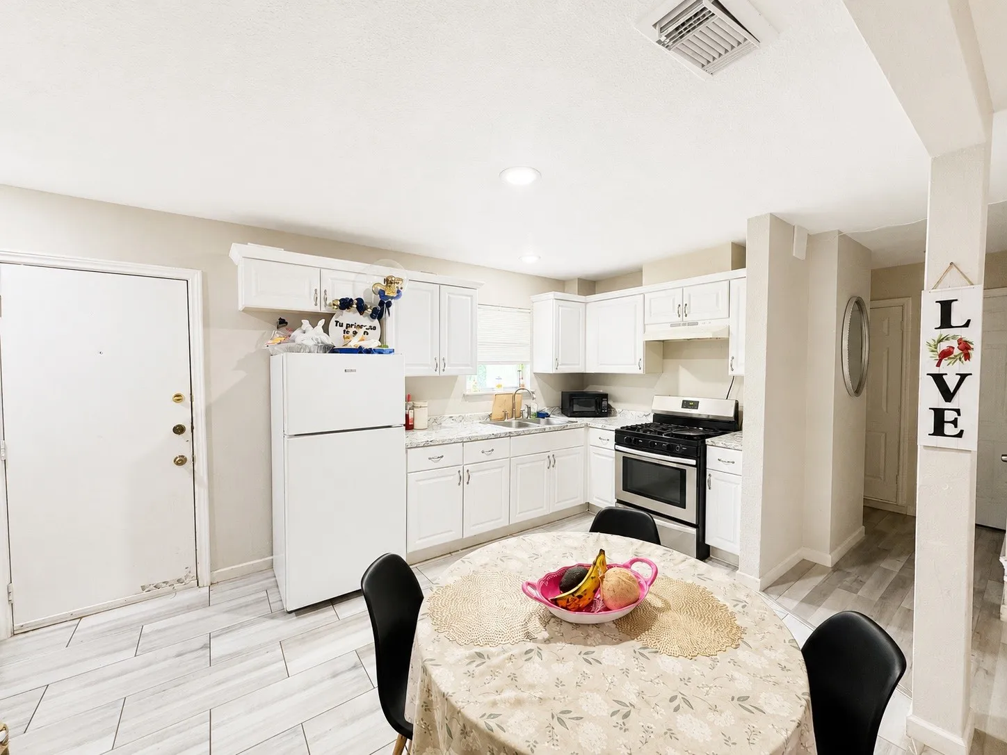 Single Family Residence For Sale in Dallas County , 1125 Ridgeview Street, Mesquite, Texas 75149, 3 Bedroom, 2 Bathroom, 1 Garage spaces, 926 Sqft, built in 1960, mls#21388477, Real Estate Agent in Mesquite, Homes For Sale in Dallas county, Homes For Sale in Mesquite, Realtor in Mesquite Texas, Real Estate Brokerage Independent Realty Texas, Luminita Cordes Realtor
