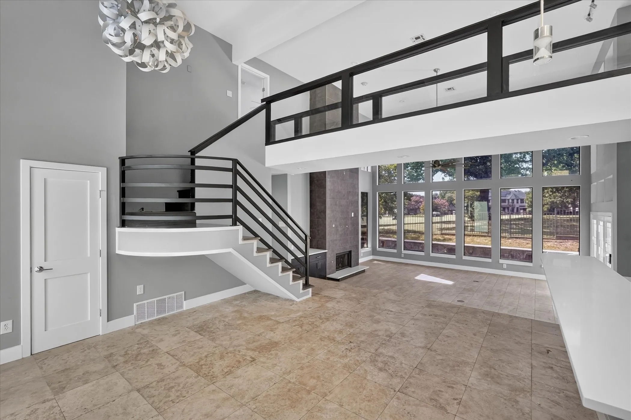 Single Family Residence For Sale in Tarrant County , 811 Turnberry Drive, Mansfield, Texas 76063, 4 Bedroom, 3 Bathroom, 2 Garage spaces, 2,906 Sqft, built in 1988, mls#21388893, Real Estate Agent in Mansfield, Homes For Sale in Tarrant county, Homes For Sale in Mansfield, Realtor in Mansfield Texas, Real Estate Brokerage Independent Realty Texas, Luminita Cordes Realtor