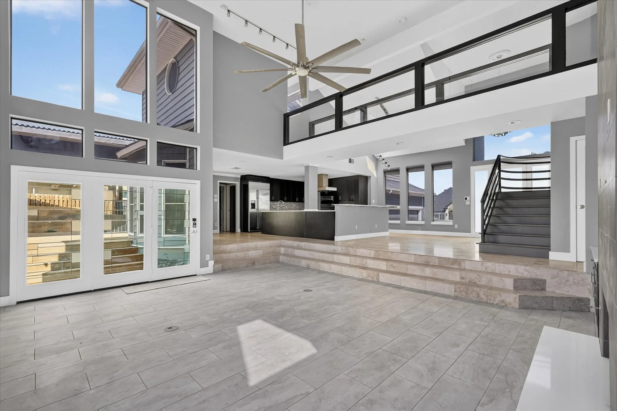 Single Family Residence For Sale in Tarrant County , 811 Turnberry Drive, Mansfield, Texas 76063, 4 Bedroom, 3 Bathroom, 2 Garage spaces, 2,906 Sqft, built in 1988, mls#21388893, Real Estate Agent in Mansfield, Homes For Sale in Tarrant county, Homes For Sale in Mansfield, Realtor in Mansfield Texas, Real Estate Brokerage Independent Realty Texas, Luminita Cordes Realtor
