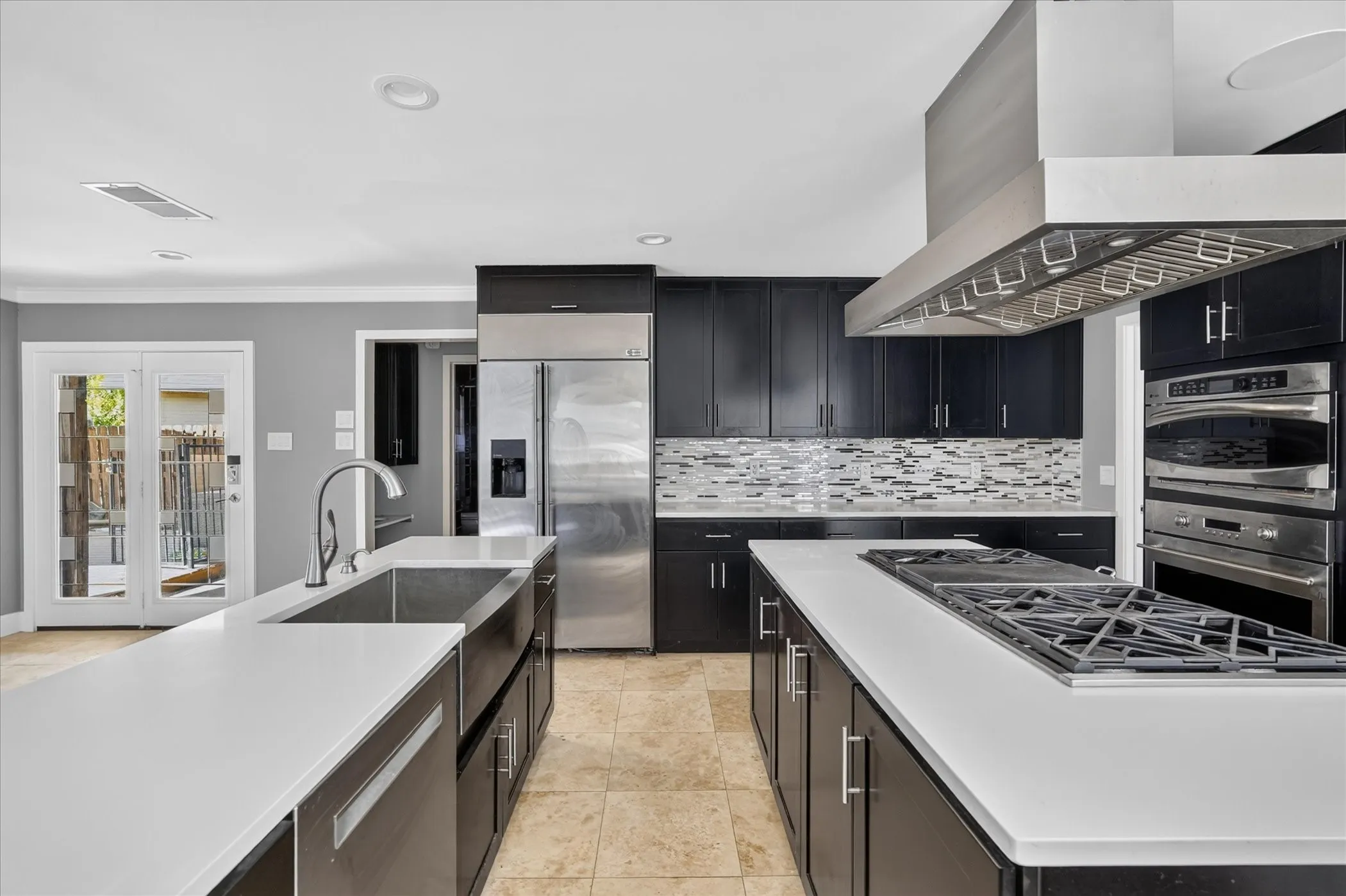 Single Family Residence For Sale in Tarrant County , 811 Turnberry Drive, Mansfield, Texas 76063, 4 Bedroom, 3 Bathroom, 2 Garage spaces, 2,906 Sqft, built in 1988, mls#21388893, Real Estate Agent in Mansfield, Homes For Sale in Tarrant county, Homes For Sale in Mansfield, Realtor in Mansfield Texas, Real Estate Brokerage Independent Realty Texas, Luminita Cordes Realtor
