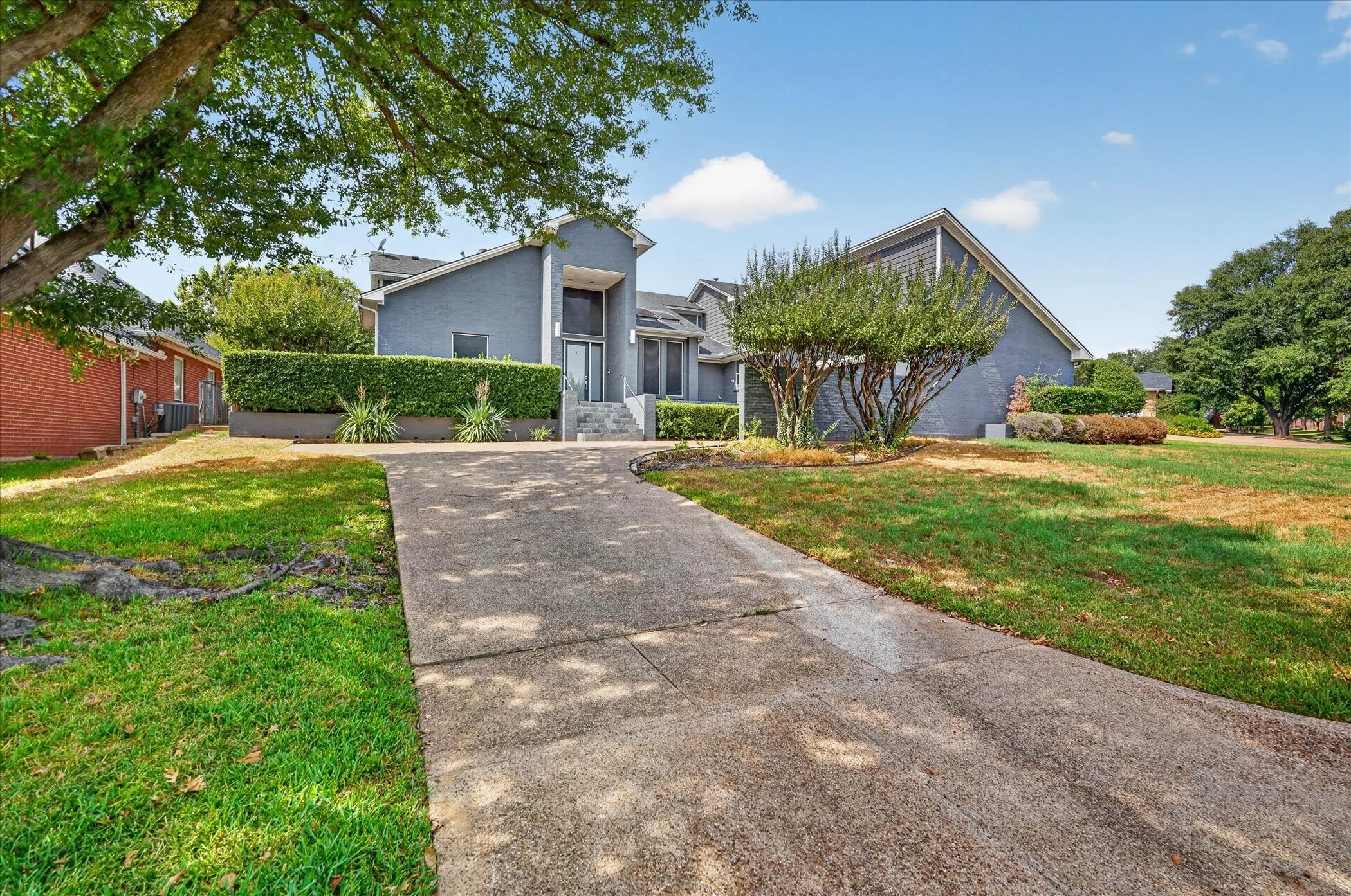 Single Family Residence For Sale in Tarrant County , 811 Turnberry Drive, Mansfield, Texas 76063, 4 Bedroom, 3 Bathroom, 2 Garage spaces, 2,906 Sqft, built in 1988, mls#21388893, Real Estate Agent in Mansfield, Homes For Sale in Tarrant county, Homes For Sale in Mansfield, Realtor in Mansfield Texas, Real Estate Brokerage Independent Realty Texas, Luminita Cordes Realtor