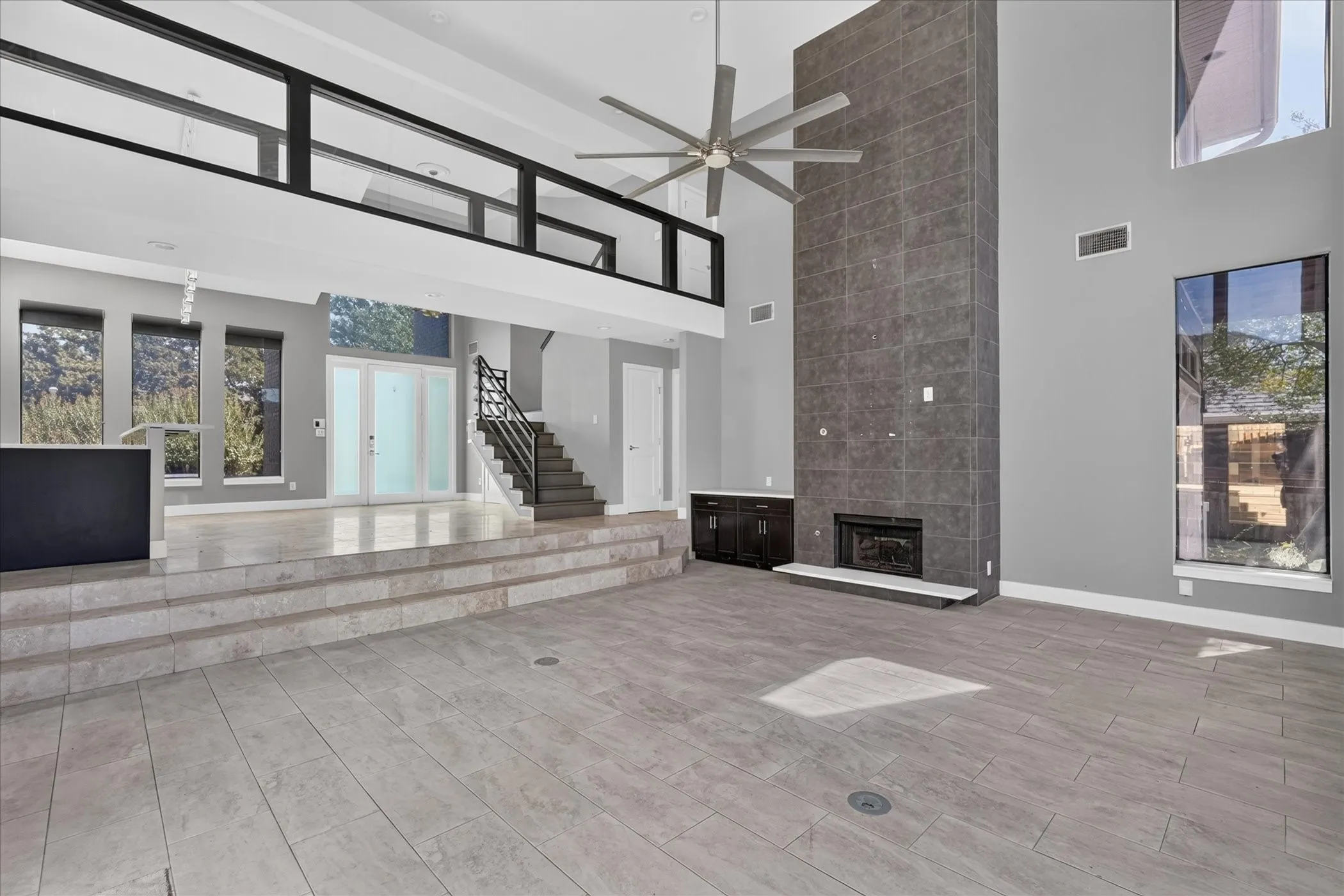Single Family Residence For Sale in Tarrant County , 811 Turnberry Drive, Mansfield, Texas 76063, 4 Bedroom, 3 Bathroom, 2 Garage spaces, 2,906 Sqft, built in 1988, mls#21388893, Real Estate Agent in Mansfield, Homes For Sale in Tarrant county, Homes For Sale in Mansfield, Realtor in Mansfield Texas, Real Estate Brokerage Independent Realty Texas, Luminita Cordes Realtor