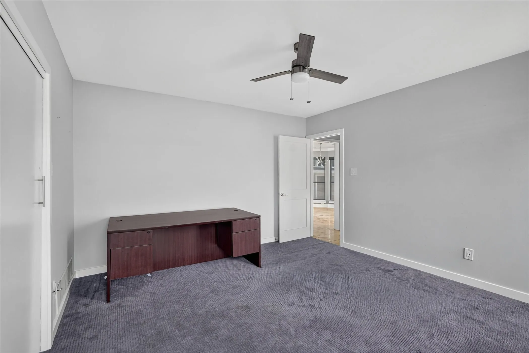 Single Family Residence For Sale in Tarrant County , 811 Turnberry Drive, Mansfield, Texas 76063, 4 Bedroom, 3 Bathroom, 2 Garage spaces, 2,906 Sqft, built in 1988, mls#21388893, Real Estate Agent in Mansfield, Homes For Sale in Tarrant county, Homes For Sale in Mansfield, Realtor in Mansfield Texas, Real Estate Brokerage Independent Realty Texas, Luminita Cordes Realtor
