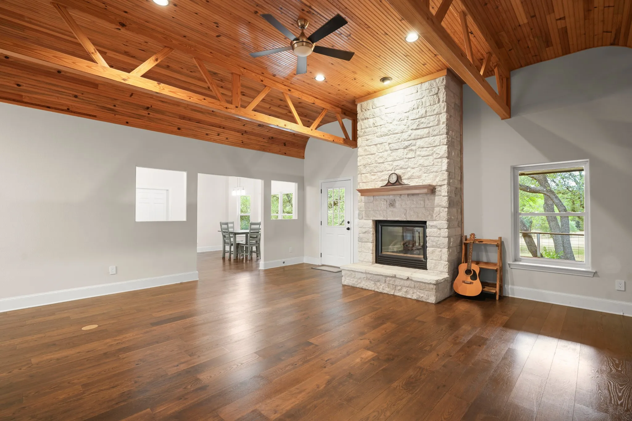 Single Family Residence For Sale in Travis County , 20608 Live Oak Street, Leander, Texas 78641, 4 Bedroom, 4 Bathroom, 2 Garage spaces, 3,637 Sqft, built in 2001, mls#21388895, Real Estate Agent in Leander, Homes For Sale in Travis county, Homes For Sale in Leander, Realtor in Leander Texas, Real Estate Brokerage Independent Realty Texas, Luminita Cordes Realtor