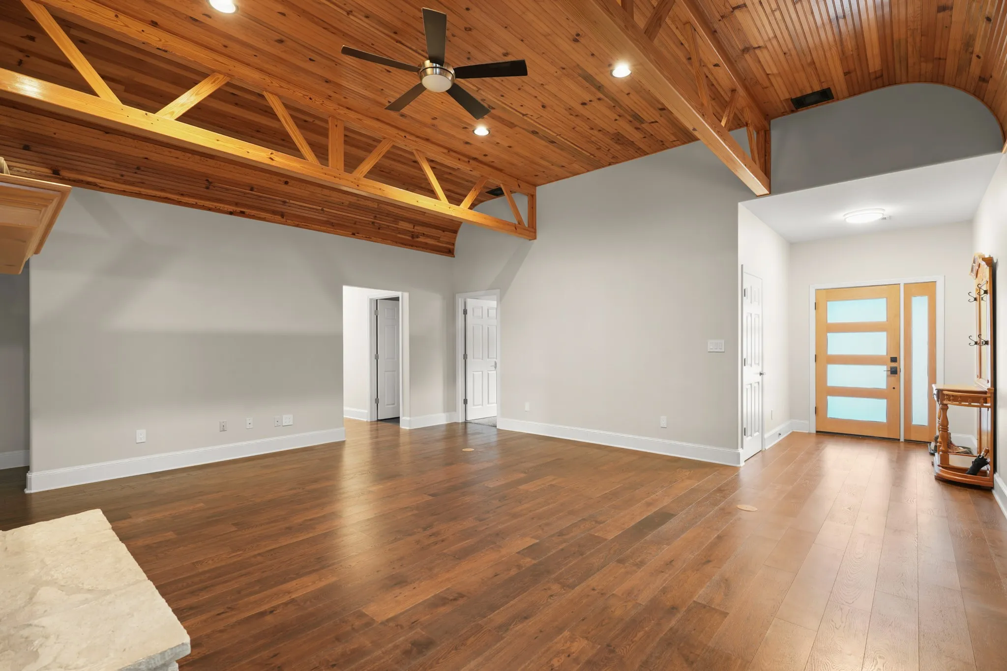 Single Family Residence For Sale in Travis County , 20608 Live Oak Street, Leander, Texas 78641, 4 Bedroom, 4 Bathroom, 2 Garage spaces, 3,637 Sqft, built in 2001, mls#21388895, Real Estate Agent in Leander, Homes For Sale in Travis county, Homes For Sale in Leander, Realtor in Leander Texas, Real Estate Brokerage Independent Realty Texas, Luminita Cordes Realtor