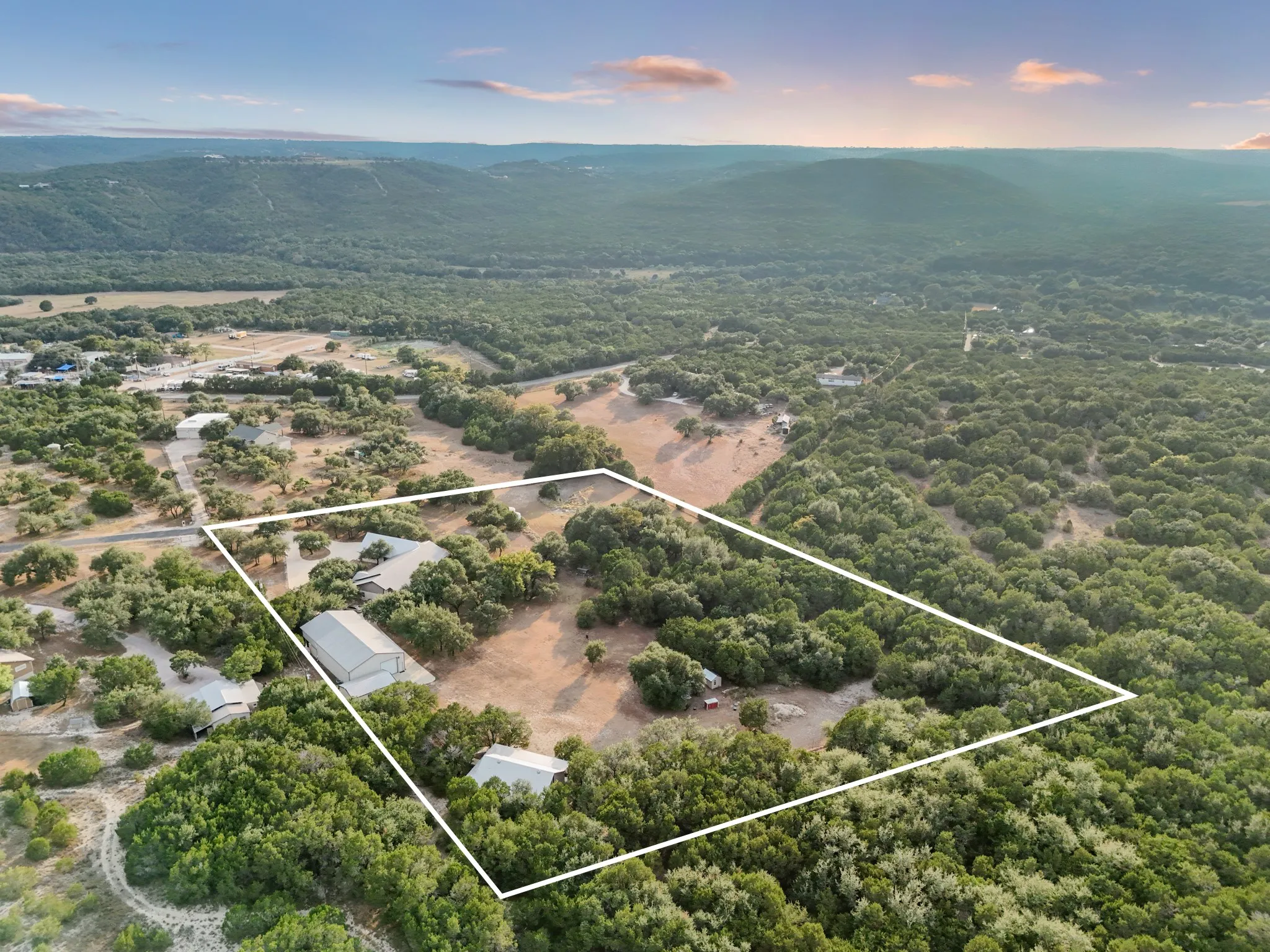 Single Family Residence For Sale in Travis County , 20608 Live Oak Street, Leander, Texas 78641, 4 Bedroom, 4 Bathroom, 2 Garage spaces, 3,637 Sqft, built in 2001, mls#21388895, Real Estate Agent in Leander, Homes For Sale in Travis county, Homes For Sale in Leander, Realtor in Leander Texas, Real Estate Brokerage Independent Realty Texas, Luminita Cordes Realtor