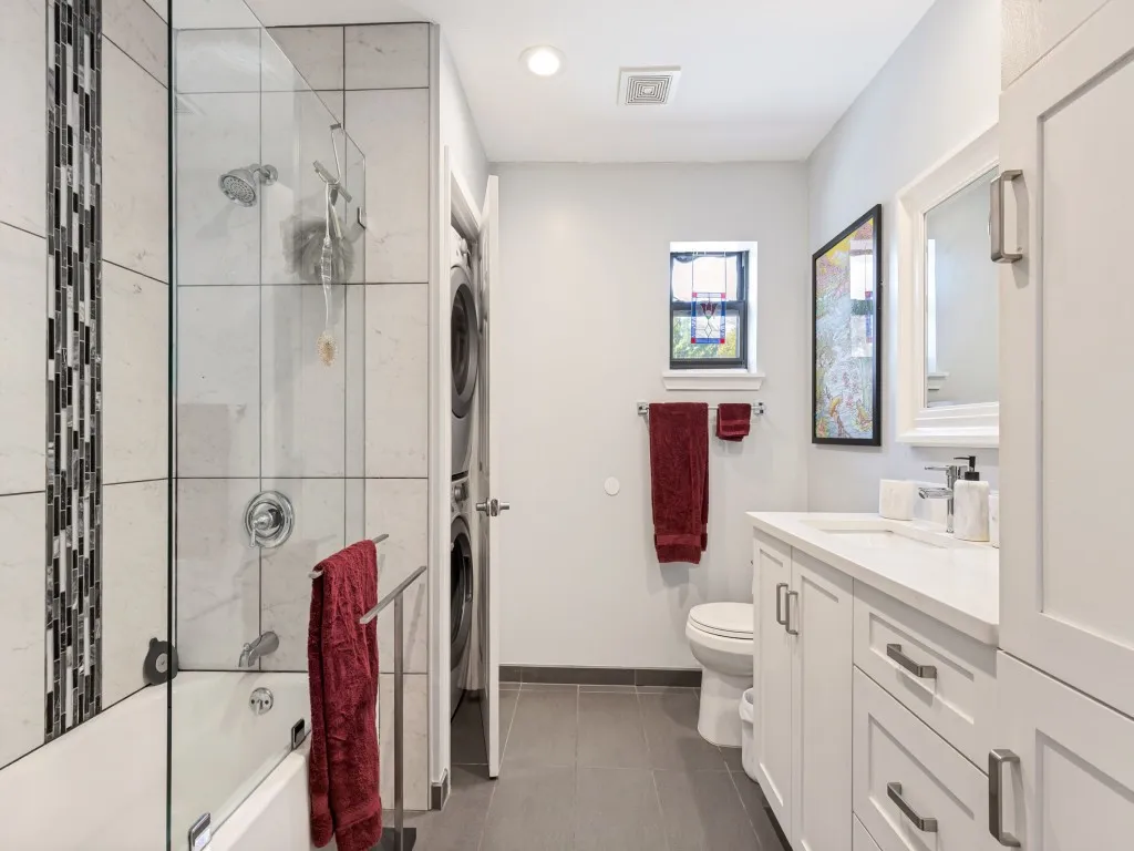 Updated Full Bath