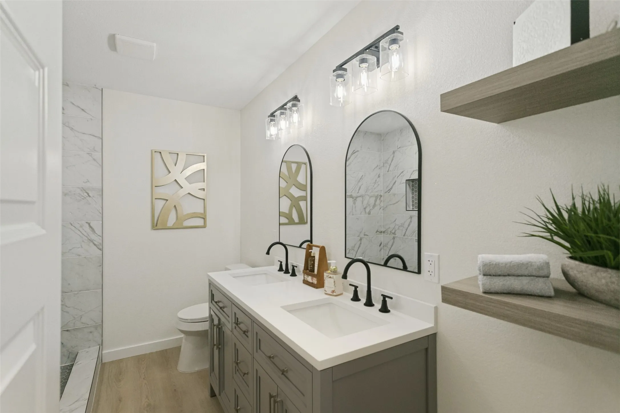 Single Family Residence For Sale in Collin County , 2812 E 15th Street, Plano, Texas 75074, 4 Bedroom, 2 Bathroom, Garage spaces, 1,304 Sqft, built in 1962, mls#21388900, Real Estate Agent in Plano, Homes For Sale in Collin county, Homes For Sale in Plano, Realtor in Plano Texas, Real Estate Brokerage Independent Realty Texas, Luminita Cordes Realtor