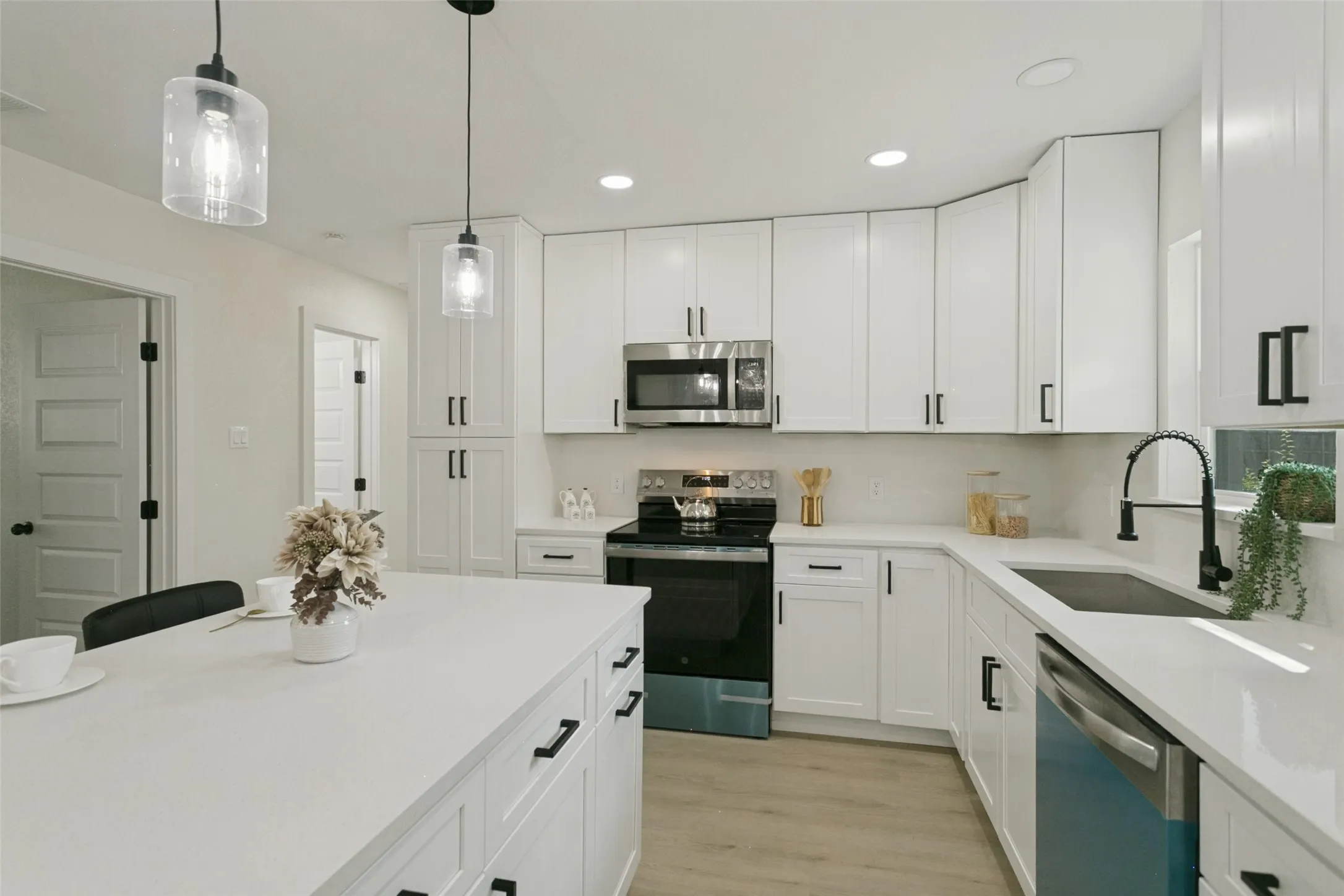 Single Family Residence For Sale in Collin County , 2812 E 15th Street, Plano, Texas 75074, 4 Bedroom, 2 Bathroom, Garage spaces, 1,304 Sqft, built in 1962, mls#21388900, Real Estate Agent in Plano, Homes For Sale in Collin county, Homes For Sale in Plano, Realtor in Plano Texas, Real Estate Brokerage Independent Realty Texas, Luminita Cordes Realtor