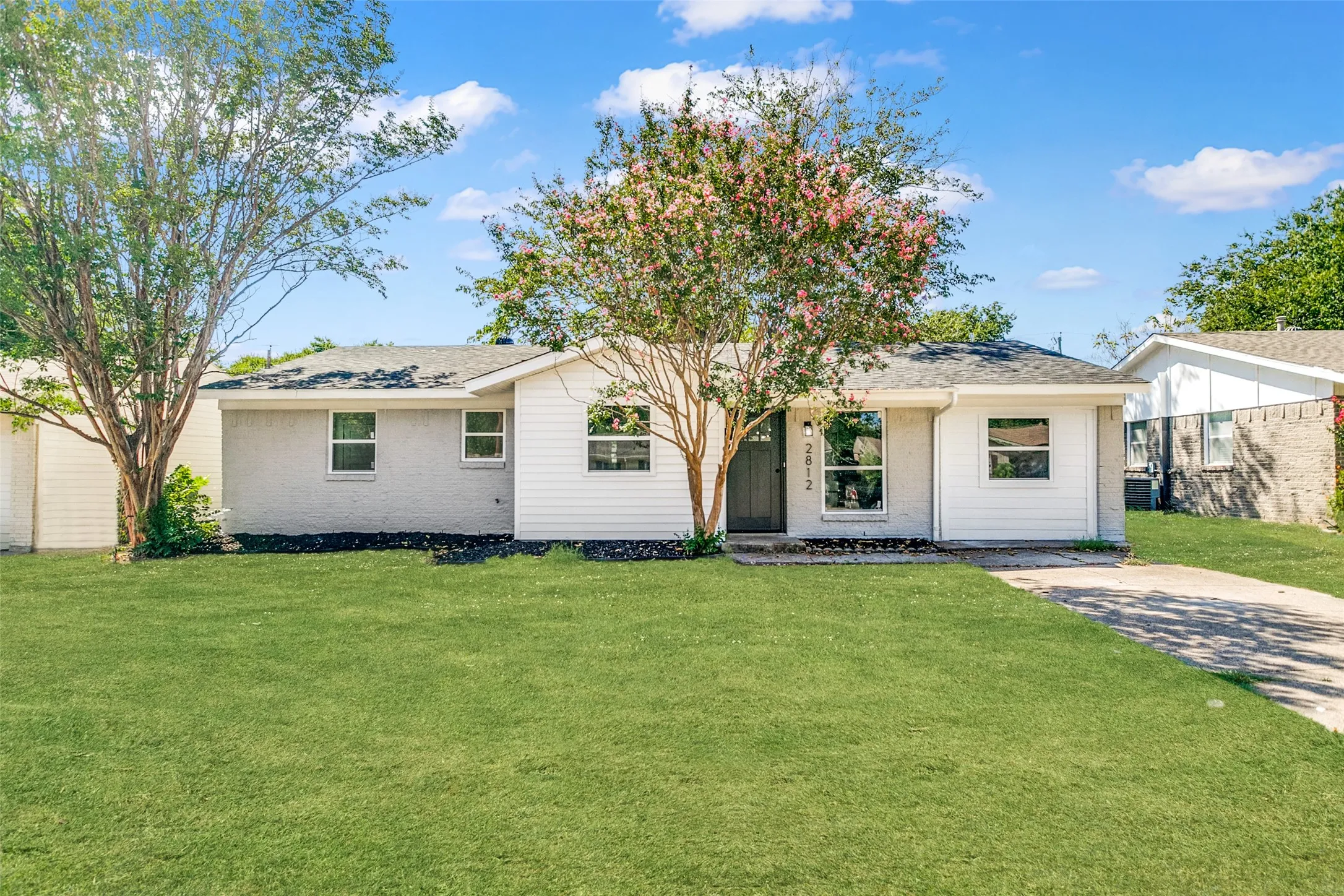 Single Family Residence For Sale in Collin County , 2812 E 15th Street, Plano, Texas 75074, 4 Bedroom, 2 Bathroom, Garage spaces, 1,304 Sqft, built in 1962, mls#21388900, Real Estate Agent in Plano, Homes For Sale in Collin county, Homes For Sale in Plano, Realtor in Plano Texas, Real Estate Brokerage Independent Realty Texas, Luminita Cordes Realtor