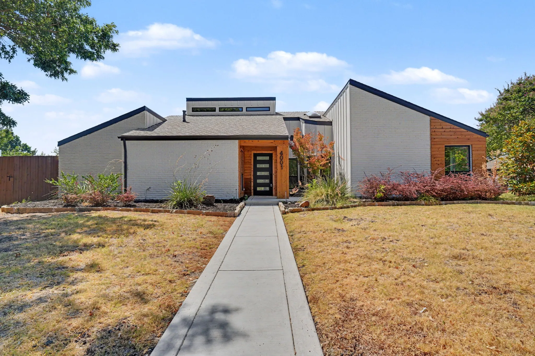 Single Family Residence For Rent in Collin County , 4001 Bullock Drive, Plano, Texas 75023, 5 Bedroom, 4 Bathroom, 2 Garage spaces, 2,686 Sqft, built in 1978, mls#21388899, Real Estate Agent in Plano, Homes For Rent in Collin county, Homes For Rent in Plano, Realtor in Plano Texas, Real Estate Brokerage Independent Realty Texas, Luminita Cordes Realtor