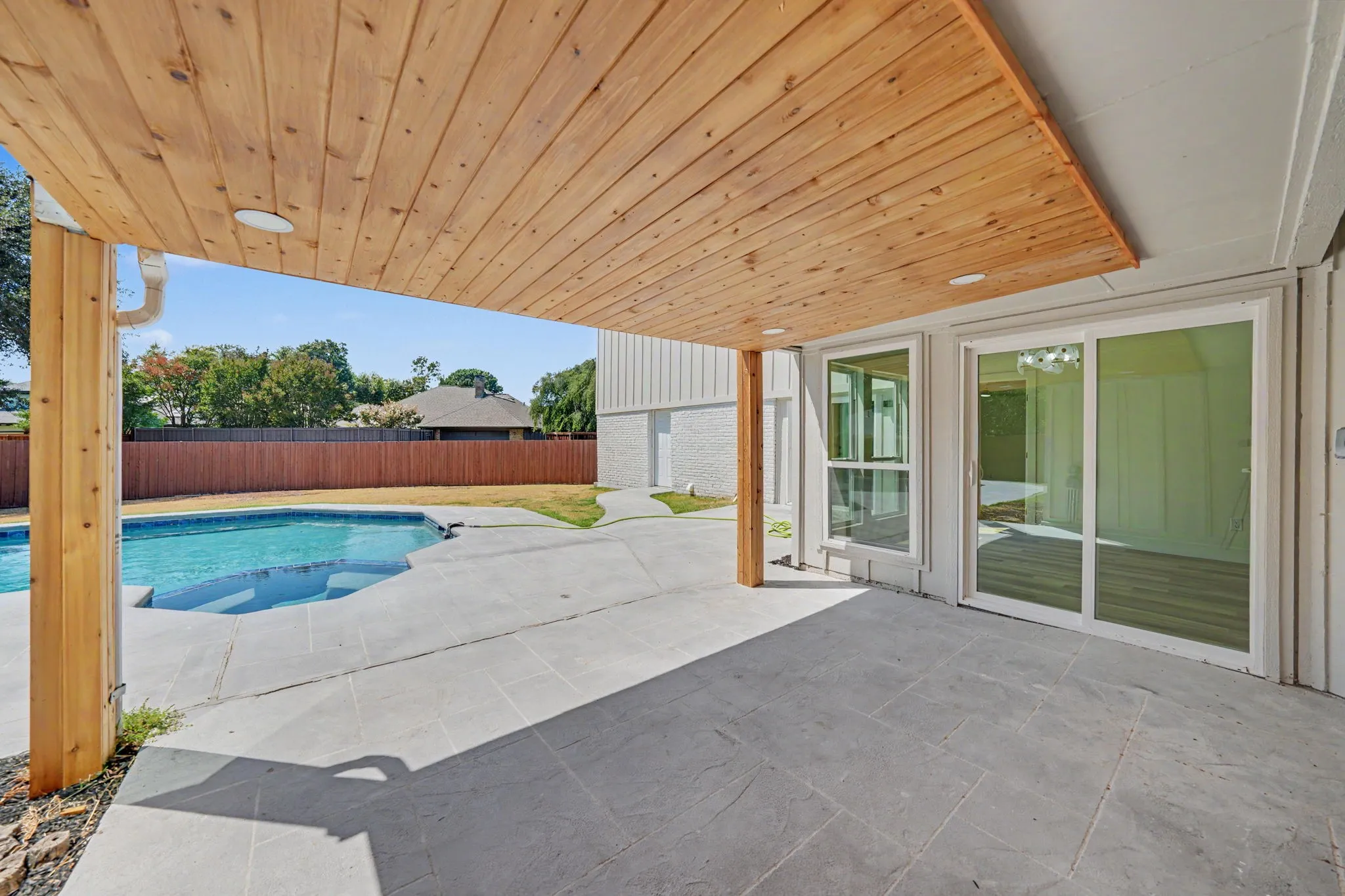 Single Family Residence For Rent in Collin County , 4001 Bullock Drive, Plano, Texas 75023, 5 Bedroom, 4 Bathroom, 2 Garage spaces, 2,686 Sqft, built in 1978, mls#21388899, Real Estate Agent in Plano, Homes For Rent in Collin county, Homes For Rent in Plano, Realtor in Plano Texas, Real Estate Brokerage Independent Realty Texas, Luminita Cordes Realtor
