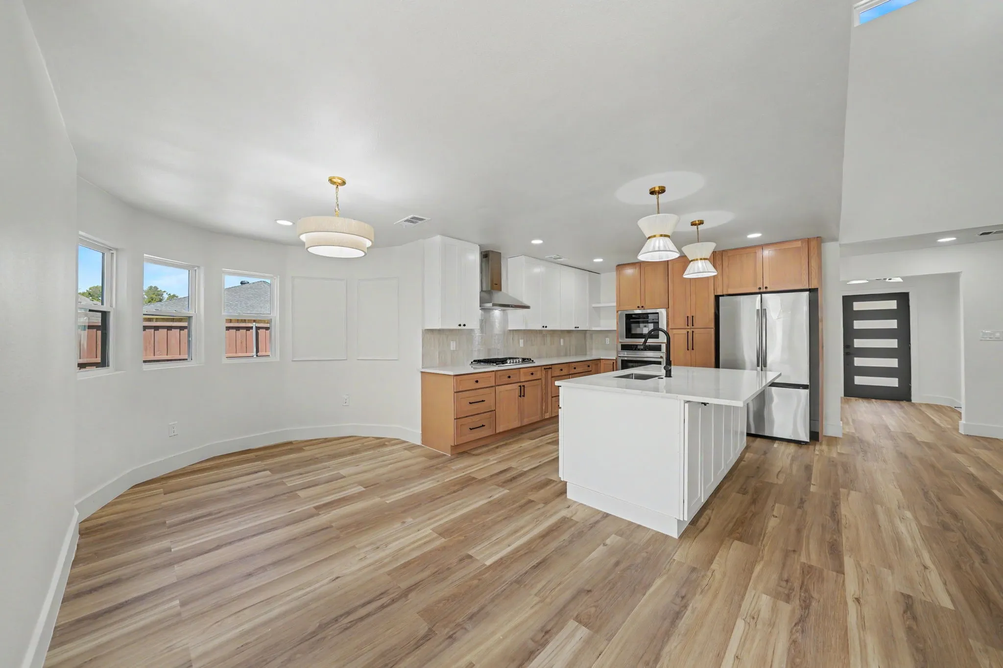 Single Family Residence For Rent in Collin County , 4001 Bullock Drive, Plano, Texas 75023, 5 Bedroom, 4 Bathroom, 2 Garage spaces, 2,686 Sqft, built in 1978, mls#21388899, Real Estate Agent in Plano, Homes For Rent in Collin county, Homes For Rent in Plano, Realtor in Plano Texas, Real Estate Brokerage Independent Realty Texas, Luminita Cordes Realtor