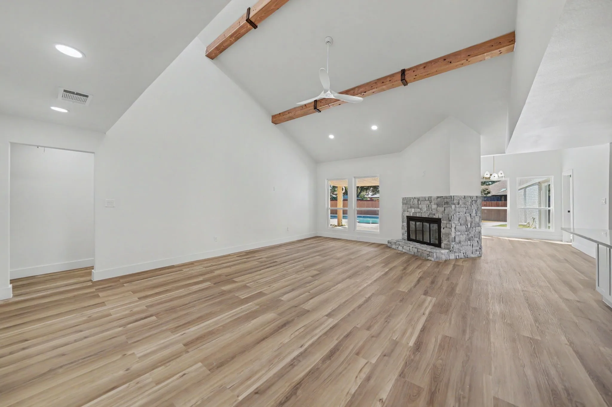 Single Family Residence For Rent in Collin County , 4001 Bullock Drive, Plano, Texas 75023, 5 Bedroom, 4 Bathroom, 2 Garage spaces, 2,686 Sqft, built in 1978, mls#21388899, Real Estate Agent in Plano, Homes For Rent in Collin county, Homes For Rent in Plano, Realtor in Plano Texas, Real Estate Brokerage Independent Realty Texas, Luminita Cordes Realtor