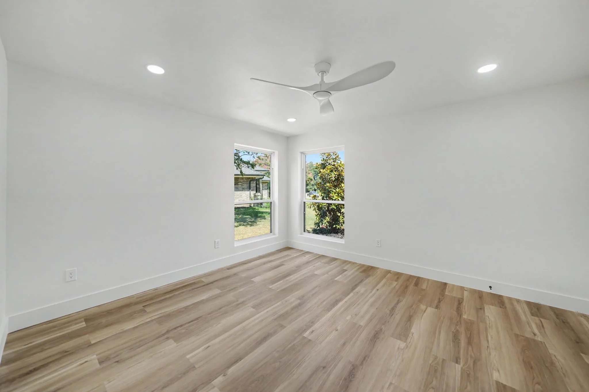 Single Family Residence For Rent in Collin County , 4001 Bullock Drive, Plano, Texas 75023, 5 Bedroom, 4 Bathroom, 2 Garage spaces, 2,686 Sqft, built in 1978, mls#21388899, Real Estate Agent in Plano, Homes For Rent in Collin county, Homes For Rent in Plano, Realtor in Plano Texas, Real Estate Brokerage Independent Realty Texas, Luminita Cordes Realtor