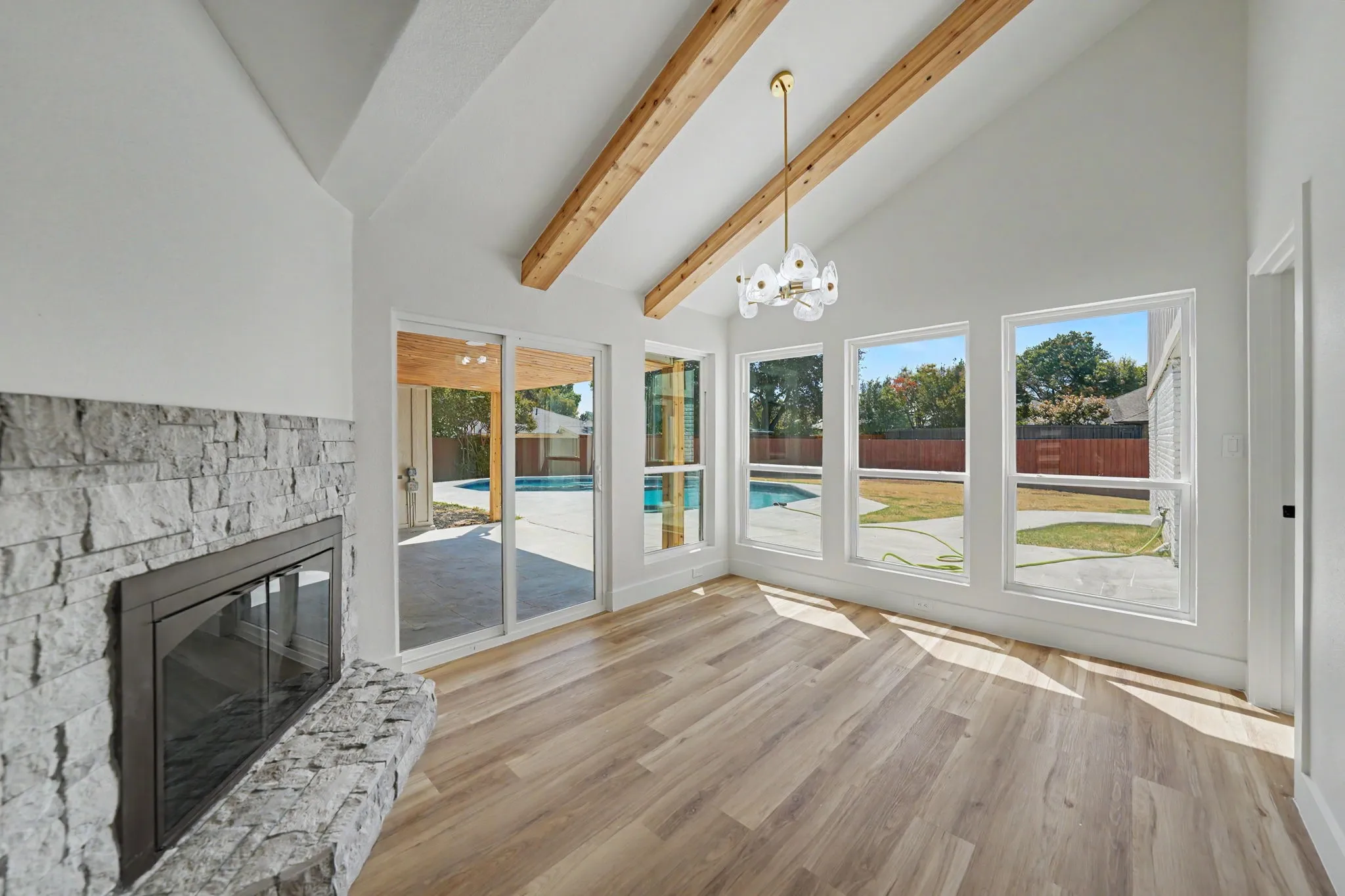 Single Family Residence For Rent in Collin County , 4001 Bullock Drive, Plano, Texas 75023, 5 Bedroom, 4 Bathroom, 2 Garage spaces, 2,686 Sqft, built in 1978, mls#21388899, Real Estate Agent in Plano, Homes For Rent in Collin county, Homes For Rent in Plano, Realtor in Plano Texas, Real Estate Brokerage Independent Realty Texas, Luminita Cordes Realtor