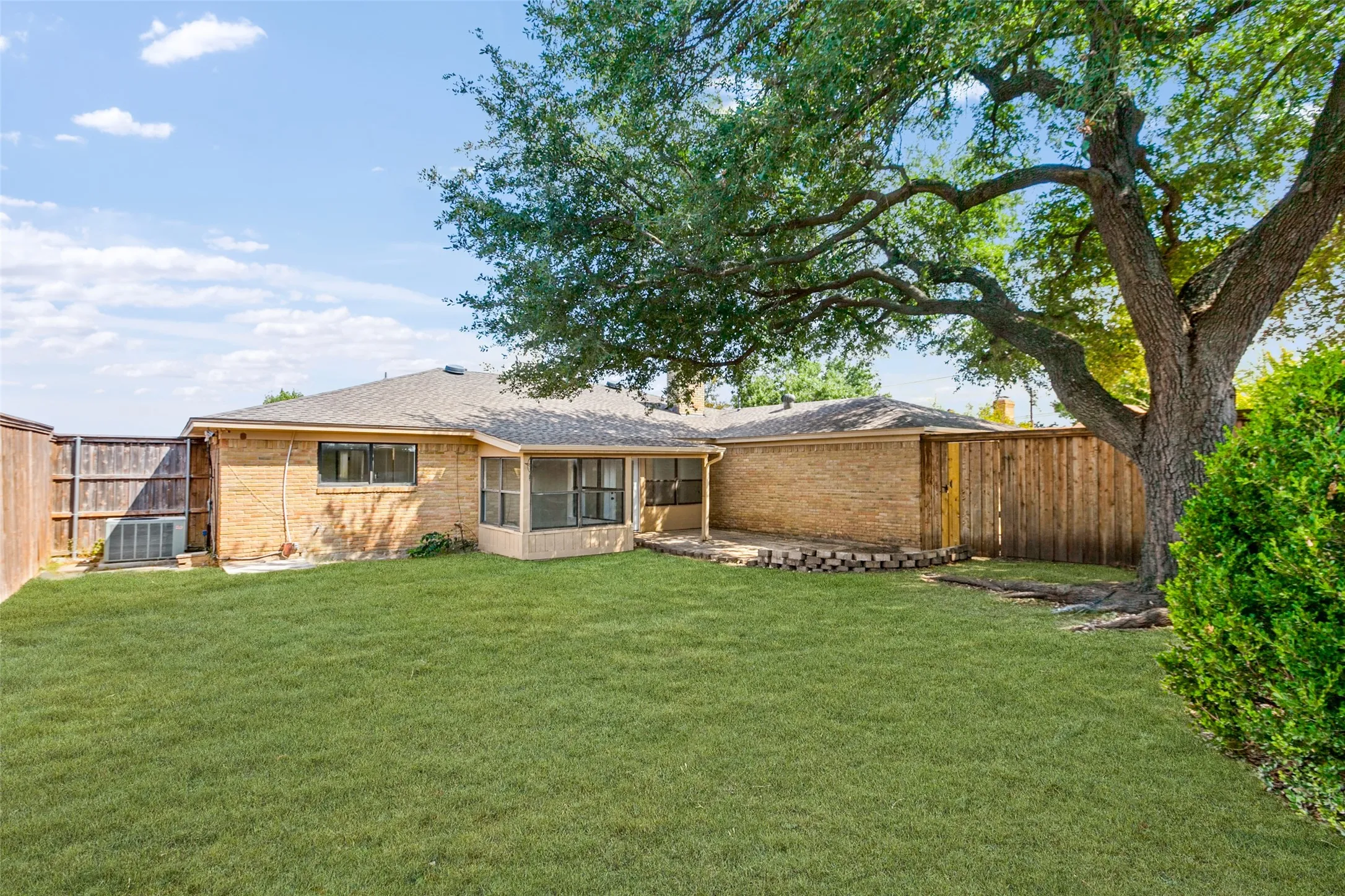 Single Family Residence For Sale in Dallas County , 1503 Richland Drive, Richardson, Texas 75081, 4 Bedroom, 2 Bathroom, 2 Garage spaces, 2,172 Sqft, built in 1973, mls#21388849, Real Estate Agent in Richardson, Homes For Sale in Dallas county, Homes For Sale in Richardson, Realtor in Richardson Texas, Real Estate Brokerage Independent Realty Texas, Luminita Cordes Realtor