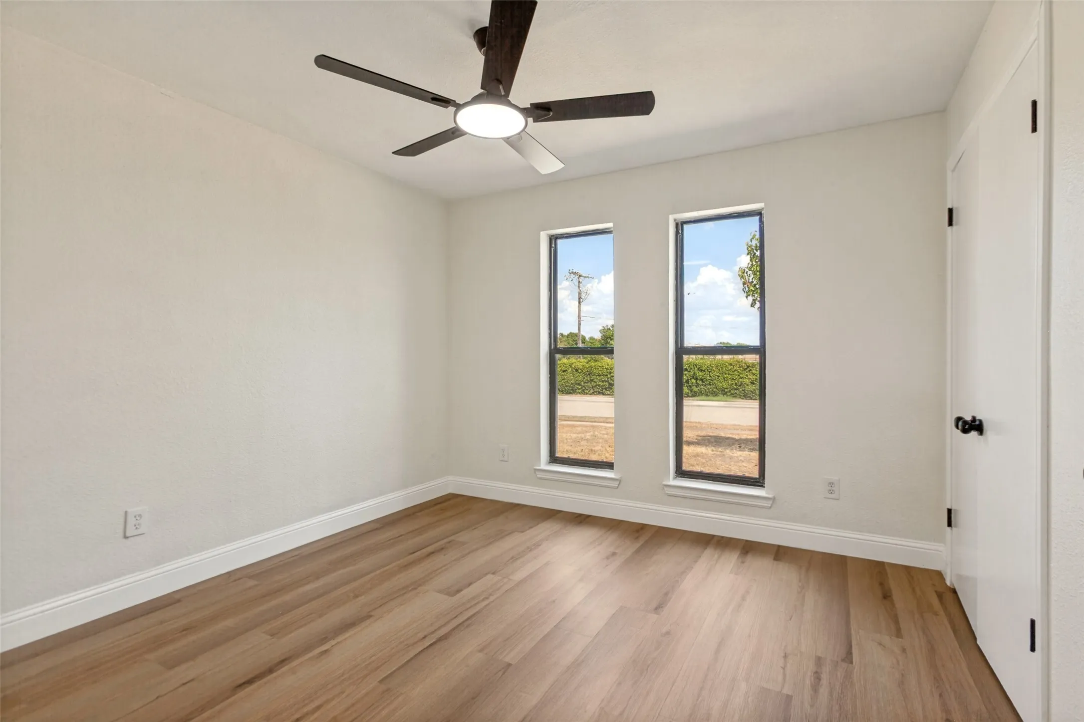 Single Family Residence For Sale in Dallas County , 1503 Richland Drive, Richardson, Texas 75081, 4 Bedroom, 2 Bathroom, 2 Garage spaces, 2,172 Sqft, built in 1973, mls#21388849, Real Estate Agent in Richardson, Homes For Sale in Dallas county, Homes For Sale in Richardson, Realtor in Richardson Texas, Real Estate Brokerage Independent Realty Texas, Luminita Cordes Realtor