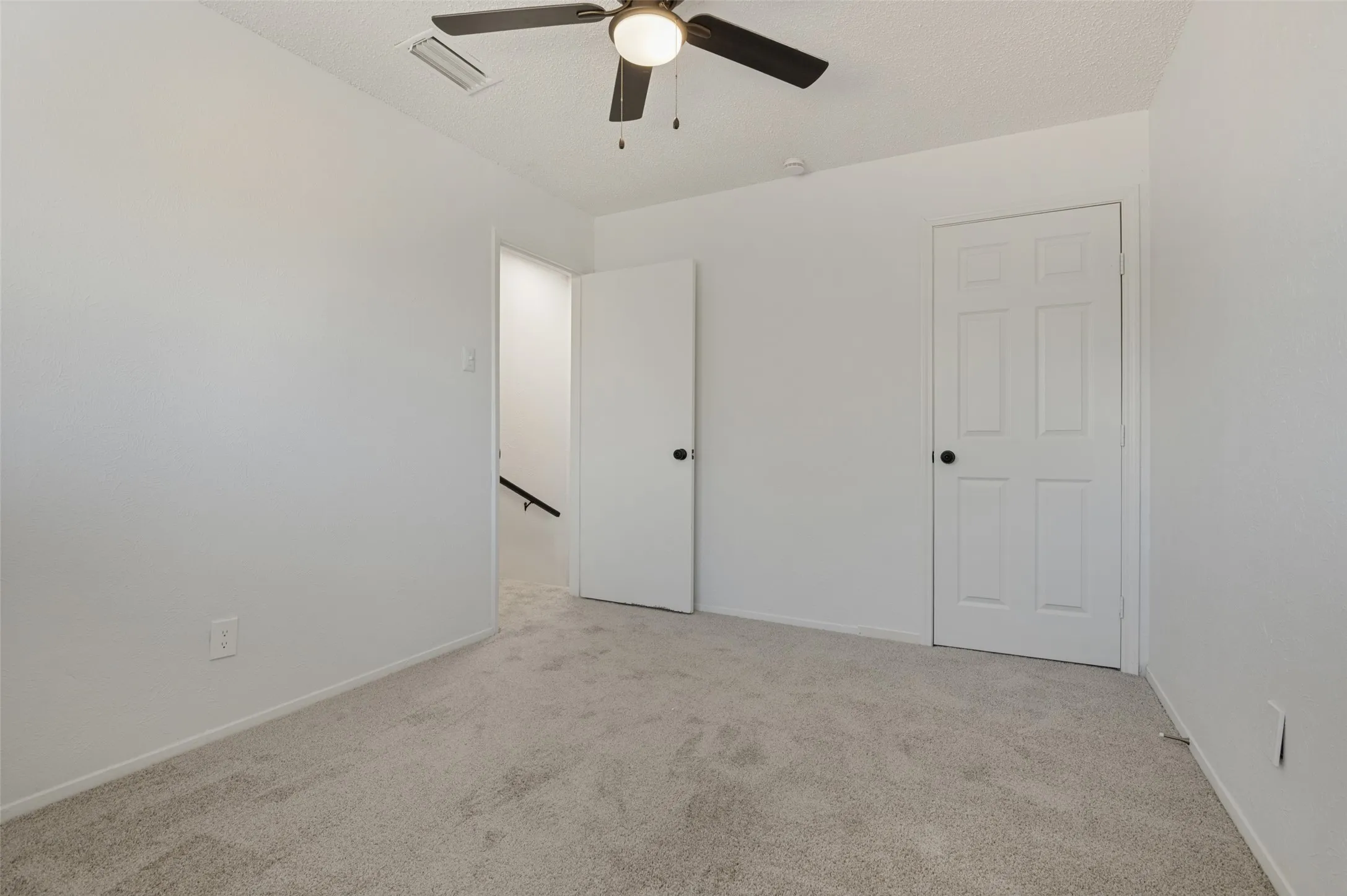 Townhouse For Sale in Dallas County , 2612 Nina Circle, Grand Prairie, Texas 75052, 3 Bedroom, 2 Bathroom, Garage spaces, 1,120 Sqft, built in 1973, mls#21388910, Real Estate Agent in Grand Prairie, Homes For Sale in Dallas county, Homes For Sale in Grand Prairie, Realtor in Grand Prairie Texas, Real Estate Brokerage Independent Realty Texas, Luminita Cordes Realtor