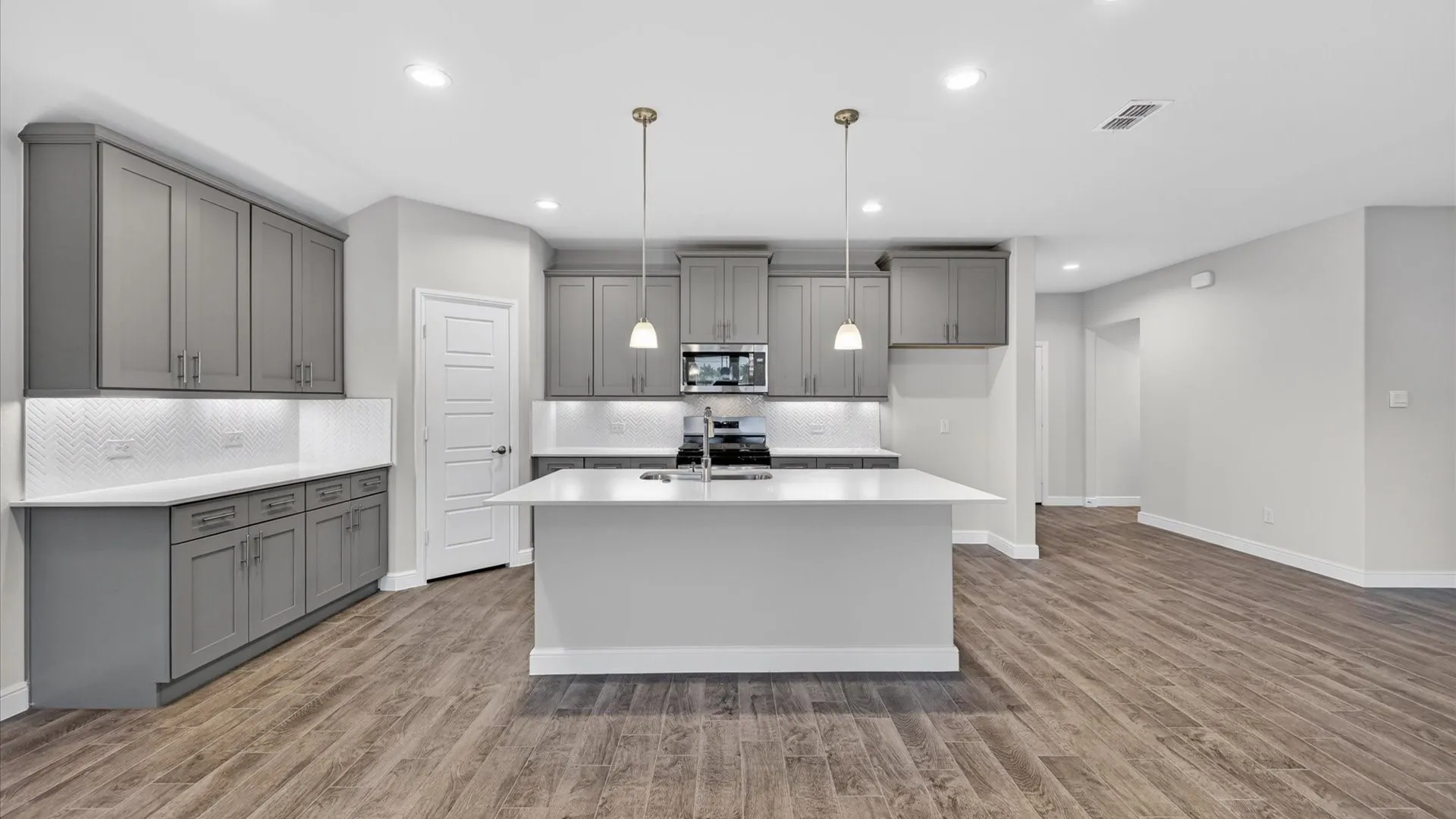 Single Family Residence For Sale in Hood County , 4225 CORNERSTONE Circle, Granbury, Texas 76048, 4 Bedroom, 2 Bathroom, 2 Garage spaces, 2,030 Sqft, built in 2025, mls#21386761, Real Estate Agent in Granbury, Homes For Sale in Hood county, Homes For Sale in Granbury, Realtor in Granbury Texas, Real Estate Brokerage Independent Realty Texas, Luminita Cordes Realtor
