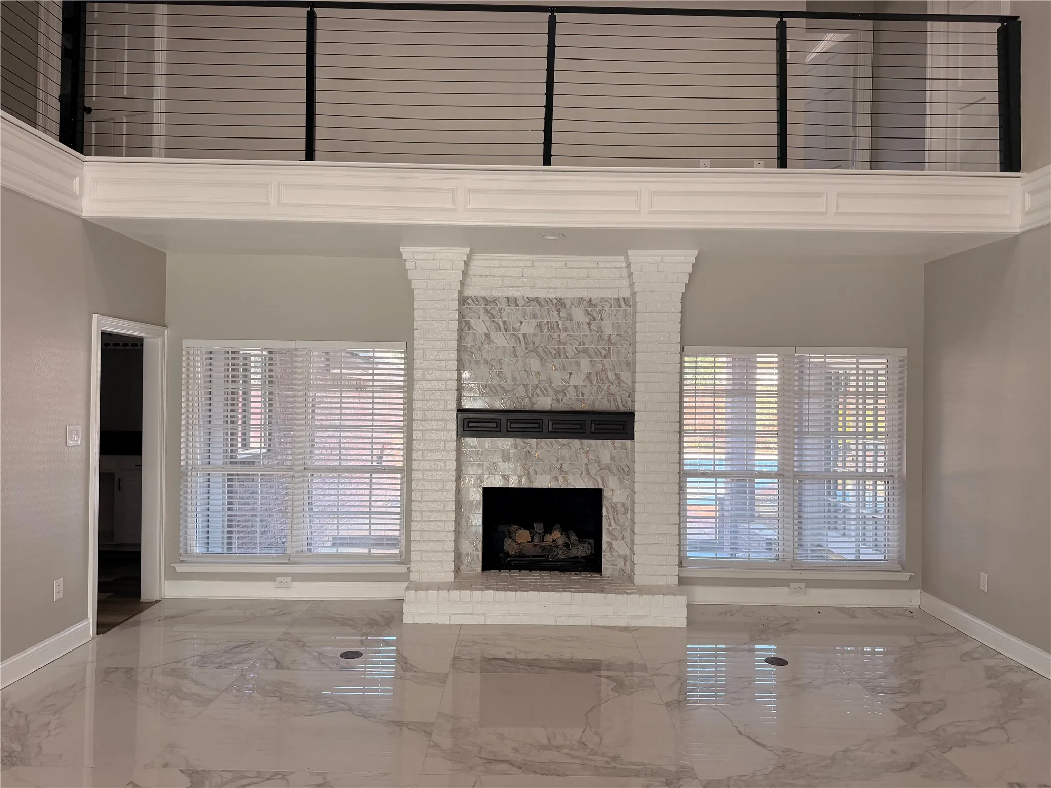Single Family Residence For Sale in Tarrant County , 2103 Bay Club Drive, Arlington, Texas 76013, 4 Bedroom, 5 Bathroom, 3 Garage spaces, 4,120 Sqft, built in 1985, mls#21388689, Real Estate Agent in Arlington, Homes For Sale in Tarrant county, Homes For Sale in Arlington, Realtor in Arlington Texas, Real Estate Brokerage Independent Realty Texas, Luminita Cordes Realtor