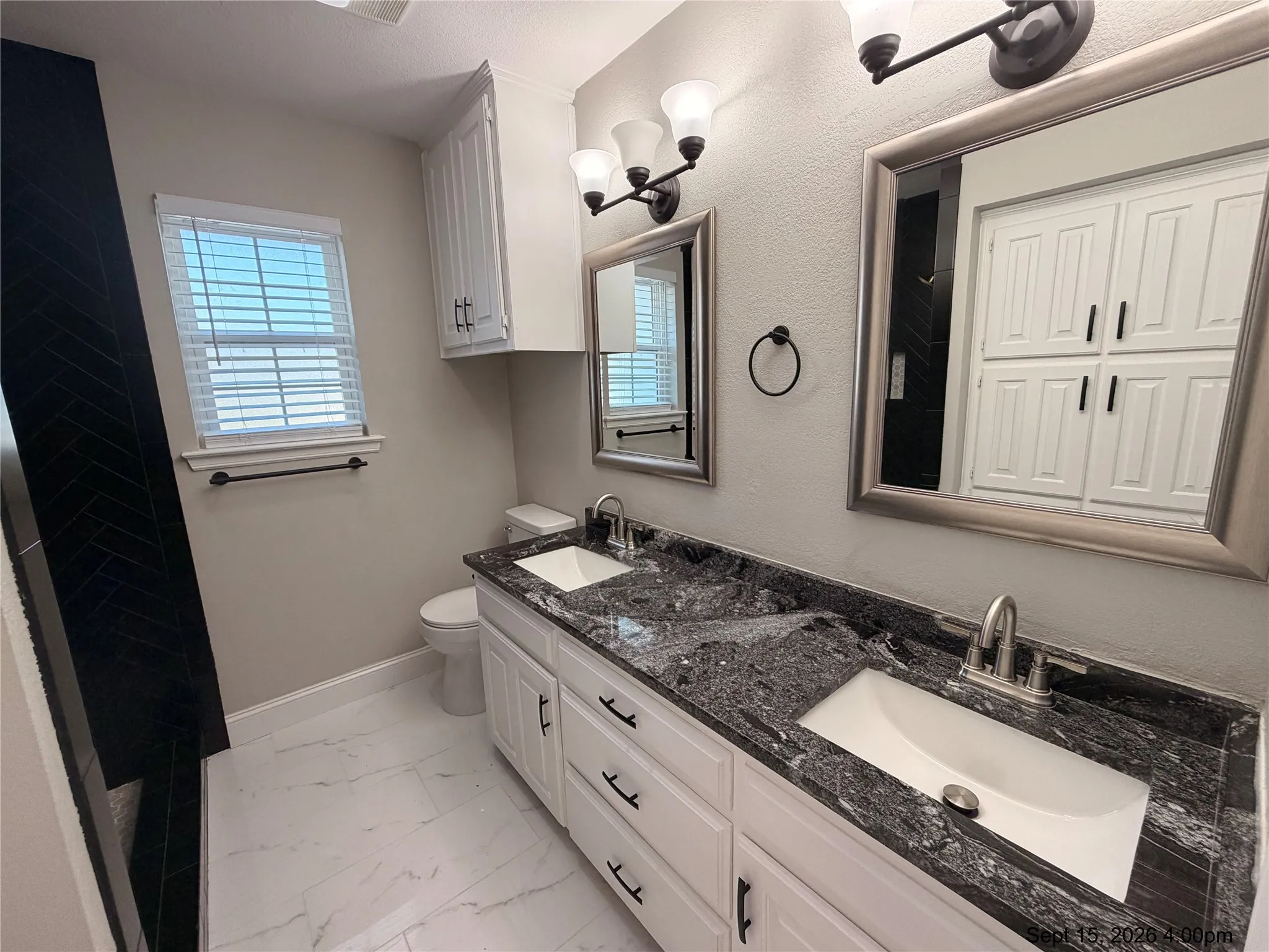 Single Family Residence For Sale in Tarrant County , 2103 Bay Club Drive, Arlington, Texas 76013, 4 Bedroom, 5 Bathroom, 3 Garage spaces, 4,120 Sqft, built in 1985, mls#21388689, Real Estate Agent in Arlington, Homes For Sale in Tarrant county, Homes For Sale in Arlington, Realtor in Arlington Texas, Real Estate Brokerage Independent Realty Texas, Luminita Cordes Realtor