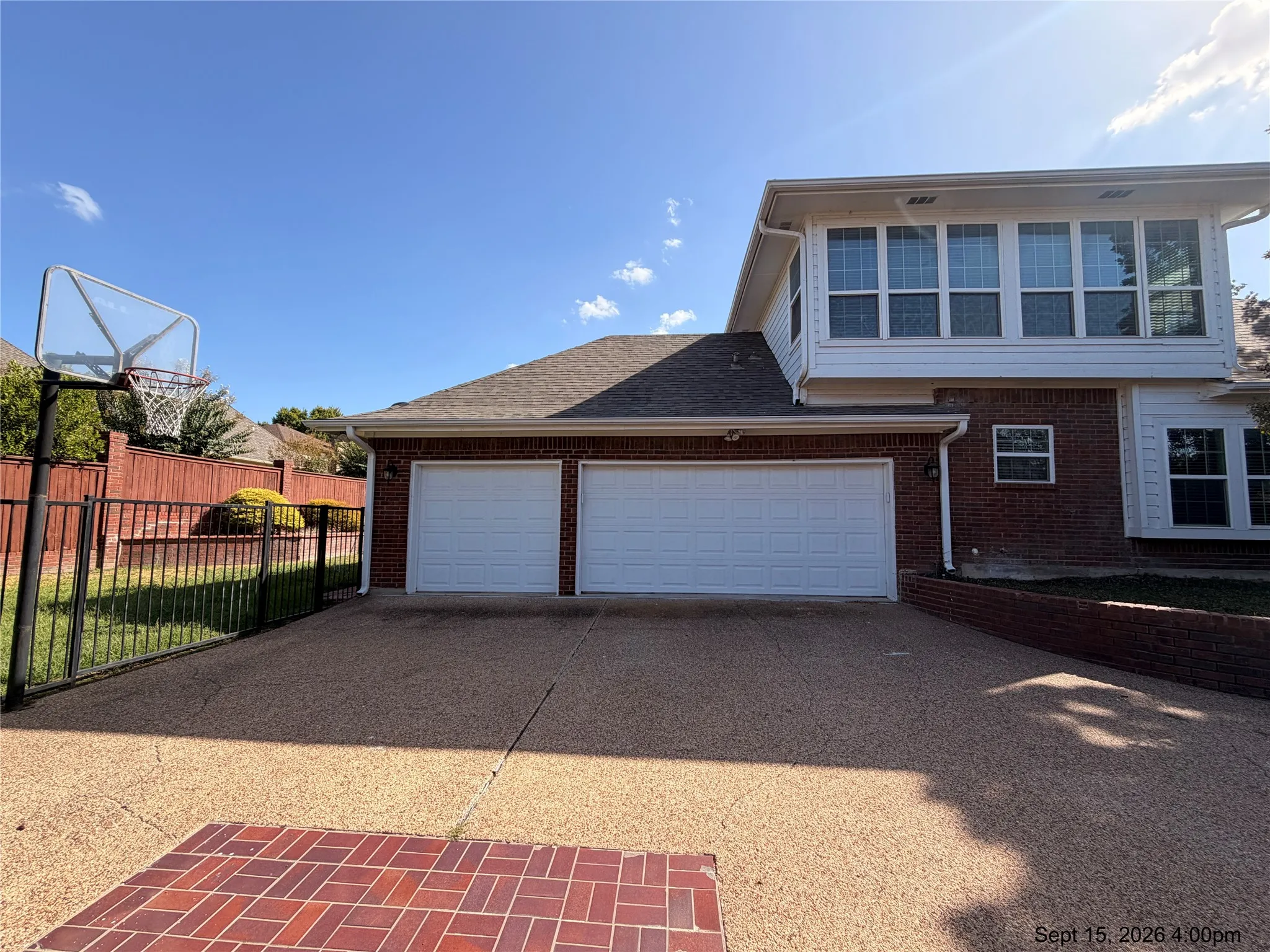 Single Family Residence For Sale in Tarrant County , 2103 Bay Club Drive, Arlington, Texas 76013, 4 Bedroom, 5 Bathroom, 3 Garage spaces, 4,120 Sqft, built in 1985, mls#21388689, Real Estate Agent in Arlington, Homes For Sale in Tarrant county, Homes For Sale in Arlington, Realtor in Arlington Texas, Real Estate Brokerage Independent Realty Texas, Luminita Cordes Realtor