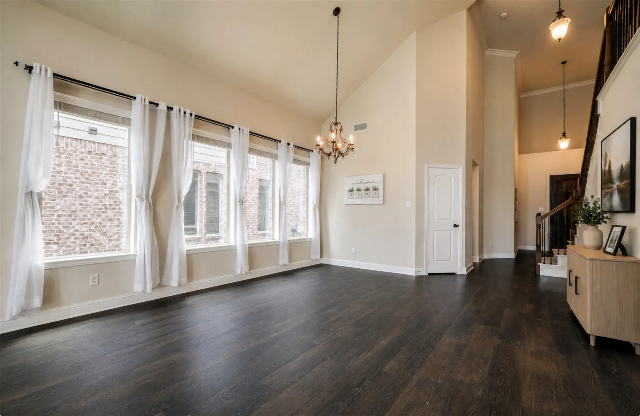 Single Family Residence For Sale in Denton County , 709 Auburn Court, Savannah, Texas 76227, 5 Bedroom, 4 Bathroom, 2 Garage spaces, 2,930 Sqft, built in 2014, mls#21387826, Real Estate Agent in Savannah, Homes For Sale in Denton county, Homes For Sale in Savannah, Realtor in Savannah Texas, Real Estate Brokerage Independent Realty Texas, Luminita Cordes Realtor