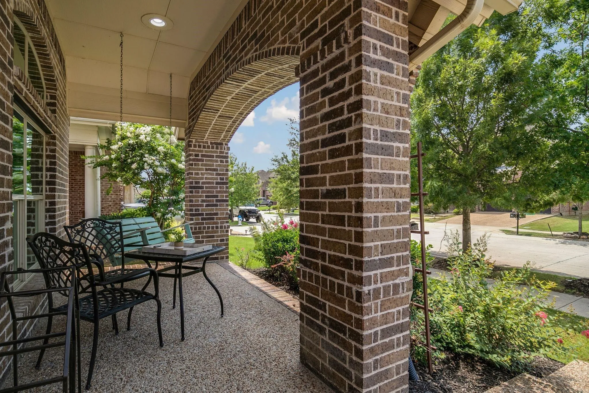 Single Family Residence For Sale in Denton County , 709 Auburn Court, Savannah, Texas 76227, 5 Bedroom, 4 Bathroom, 2 Garage spaces, 2,930 Sqft, built in 2014, mls#21387826, Real Estate Agent in Savannah, Homes For Sale in Denton county, Homes For Sale in Savannah, Realtor in Savannah Texas, Real Estate Brokerage Independent Realty Texas, Luminita Cordes Realtor