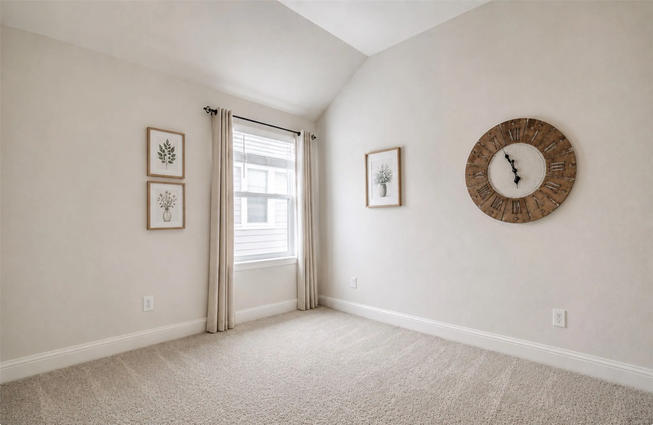 Single Family Residence For Sale in Denton County , 709 Auburn Court, Savannah, Texas 76227, 5 Bedroom, 4 Bathroom, 2 Garage spaces, 2,930 Sqft, built in 2014, mls#21387826, Real Estate Agent in Savannah, Homes For Sale in Denton county, Homes For Sale in Savannah, Realtor in Savannah Texas, Real Estate Brokerage Independent Realty Texas, Luminita Cordes Realtor